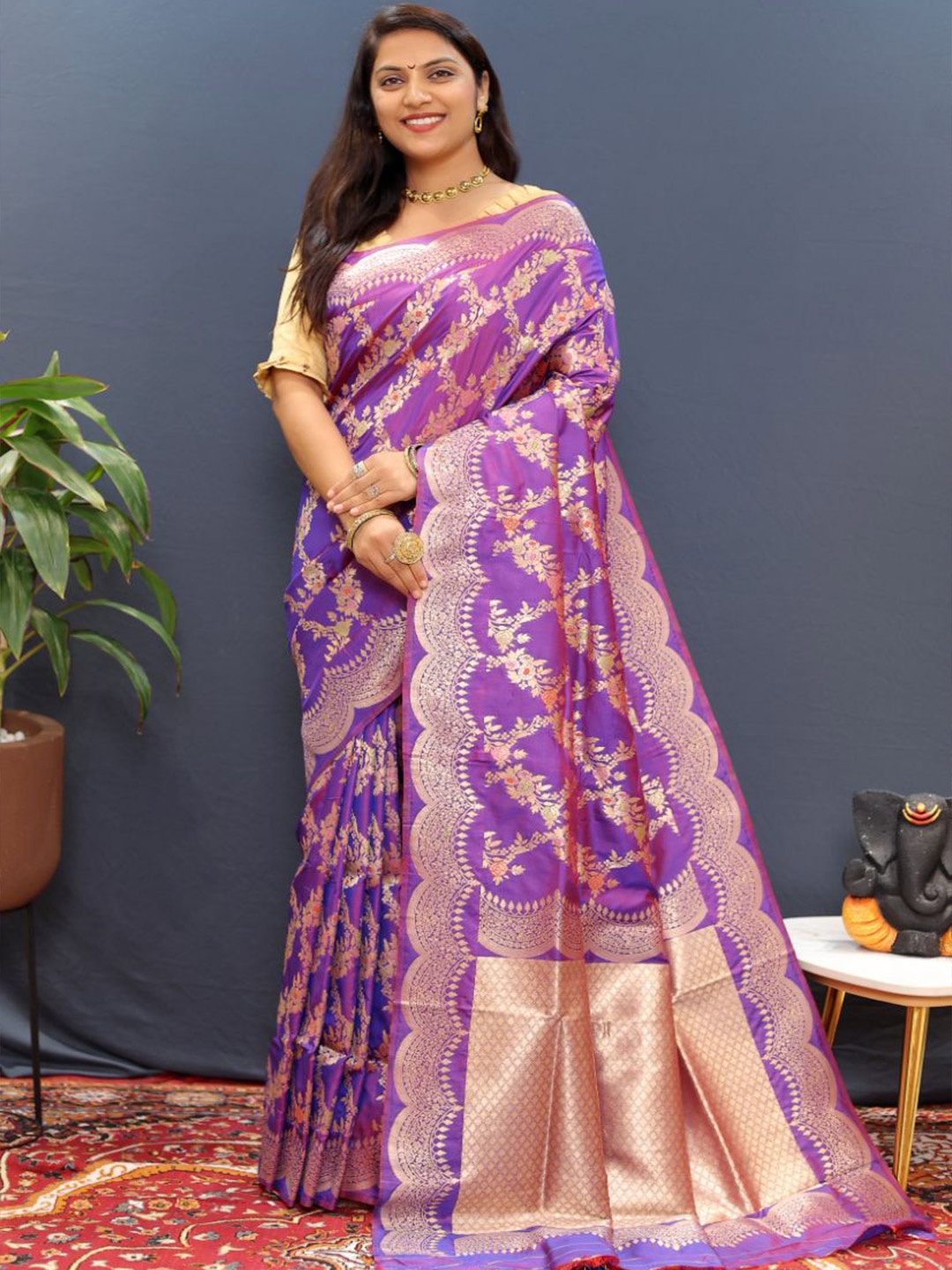 

amirat Jalar Ethnic Motifs Woven Design Zari Pure Silk Banarasi Saree, Purple