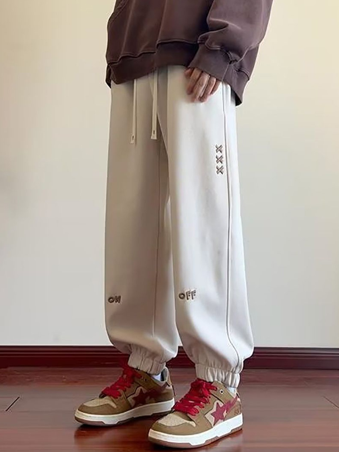 

StyleCast x Revolte Men Mid-Rise Loose Fit Joggers Trousers, Beige