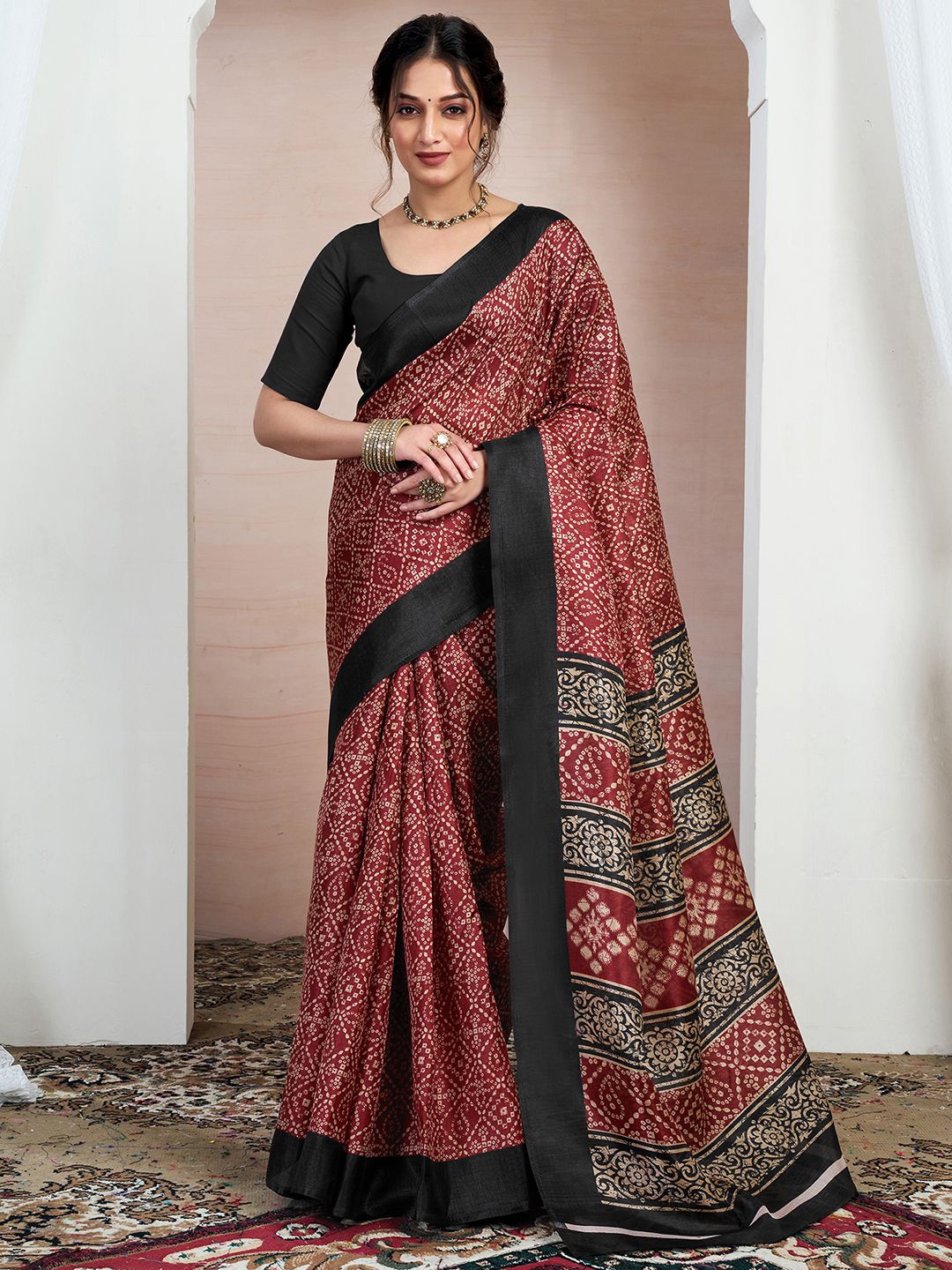 

KALINI Floral Printed Saree, Maroon