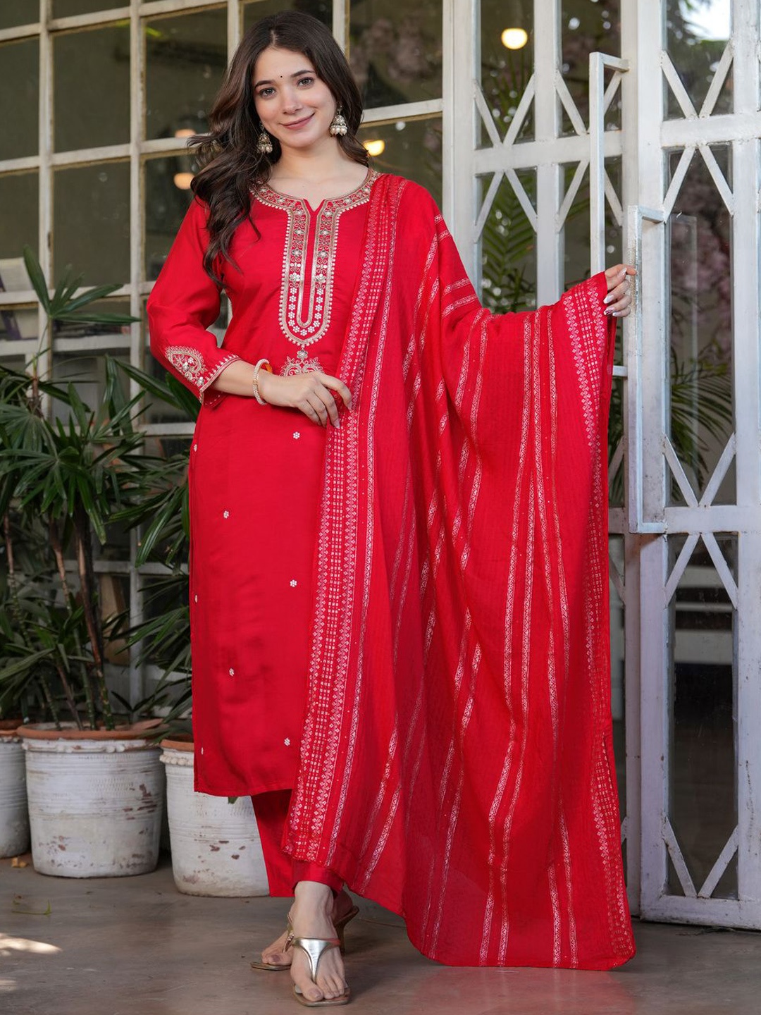 

REALLTREND Notch-Neck Floral Embroidered Sequinned Straight Kurta With Trousers & Dupatta, Red