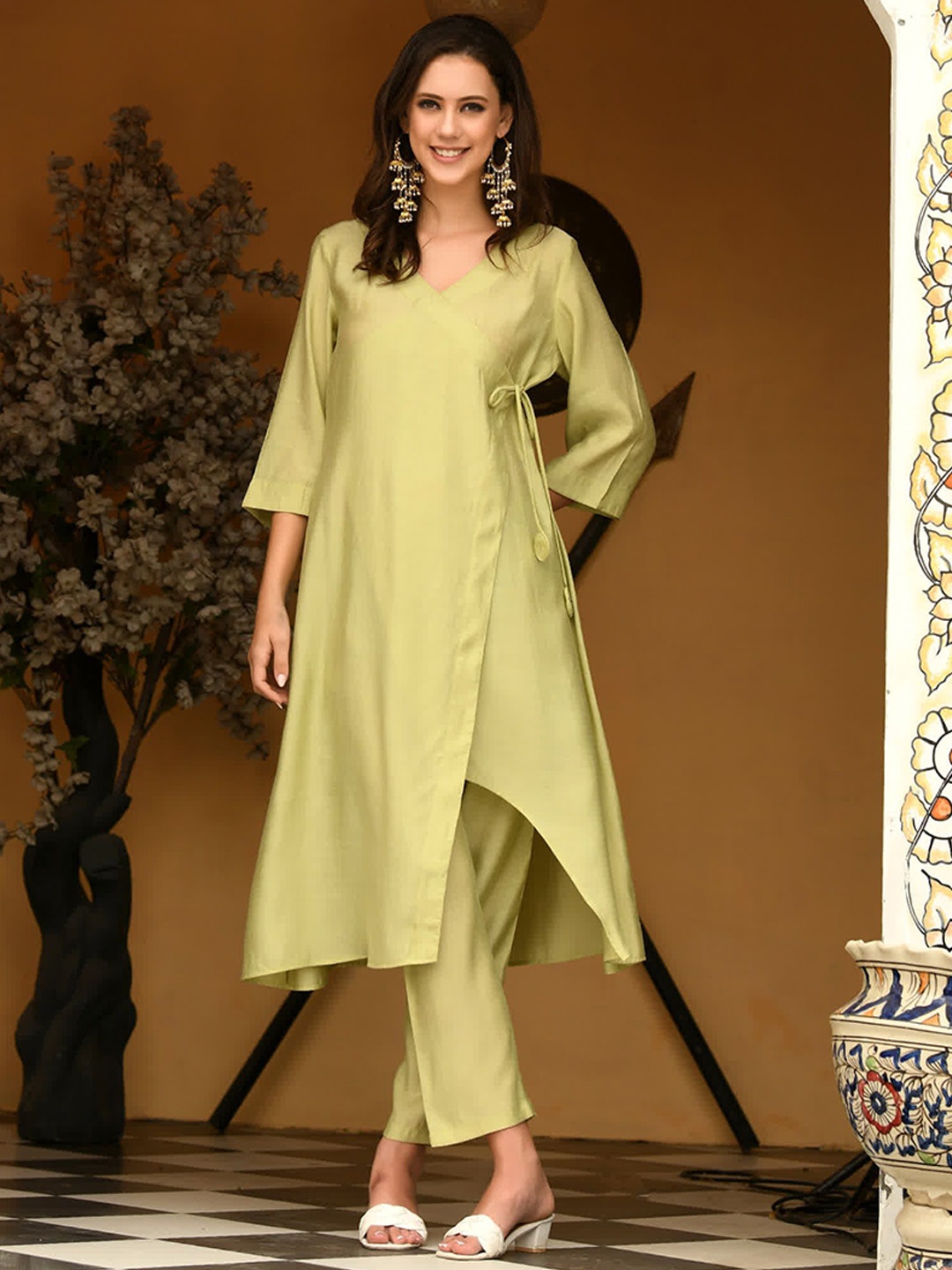 

Sangria Wome Green Modal chanderi kurta and Pant set