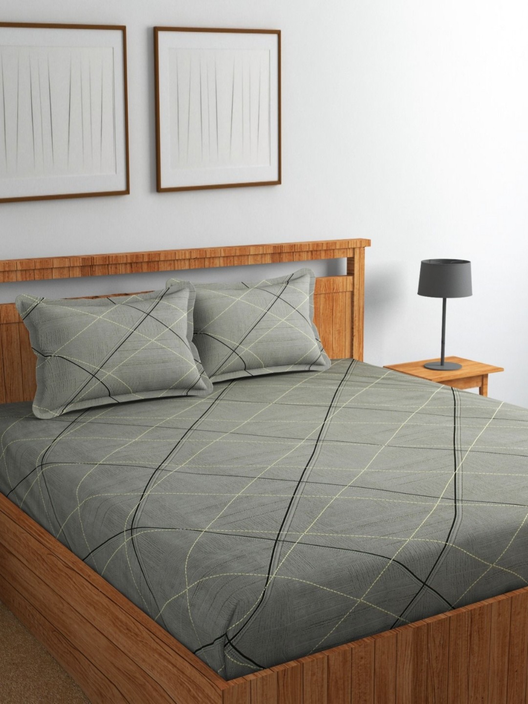 

Jizzby Grey & White Geometric Printed 240 TC Cotton Queen Bedsheet Set 2.28 m x 2.54 m