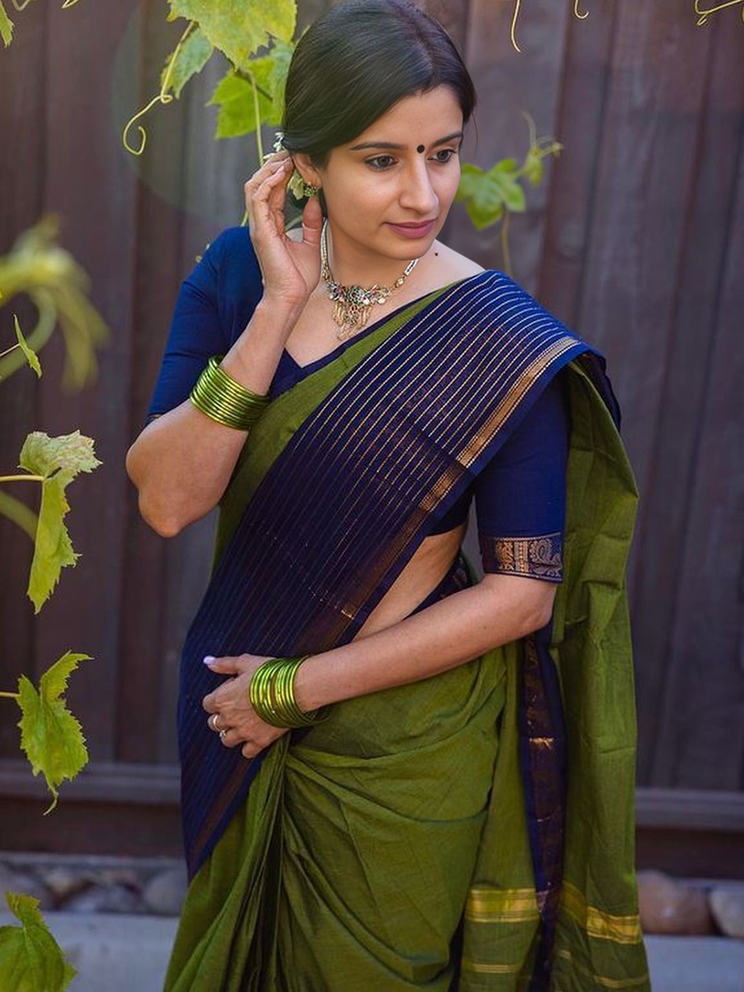 

bansari textiles Woven Design Zari Pure Silk Kanjeevaram Saree, Green