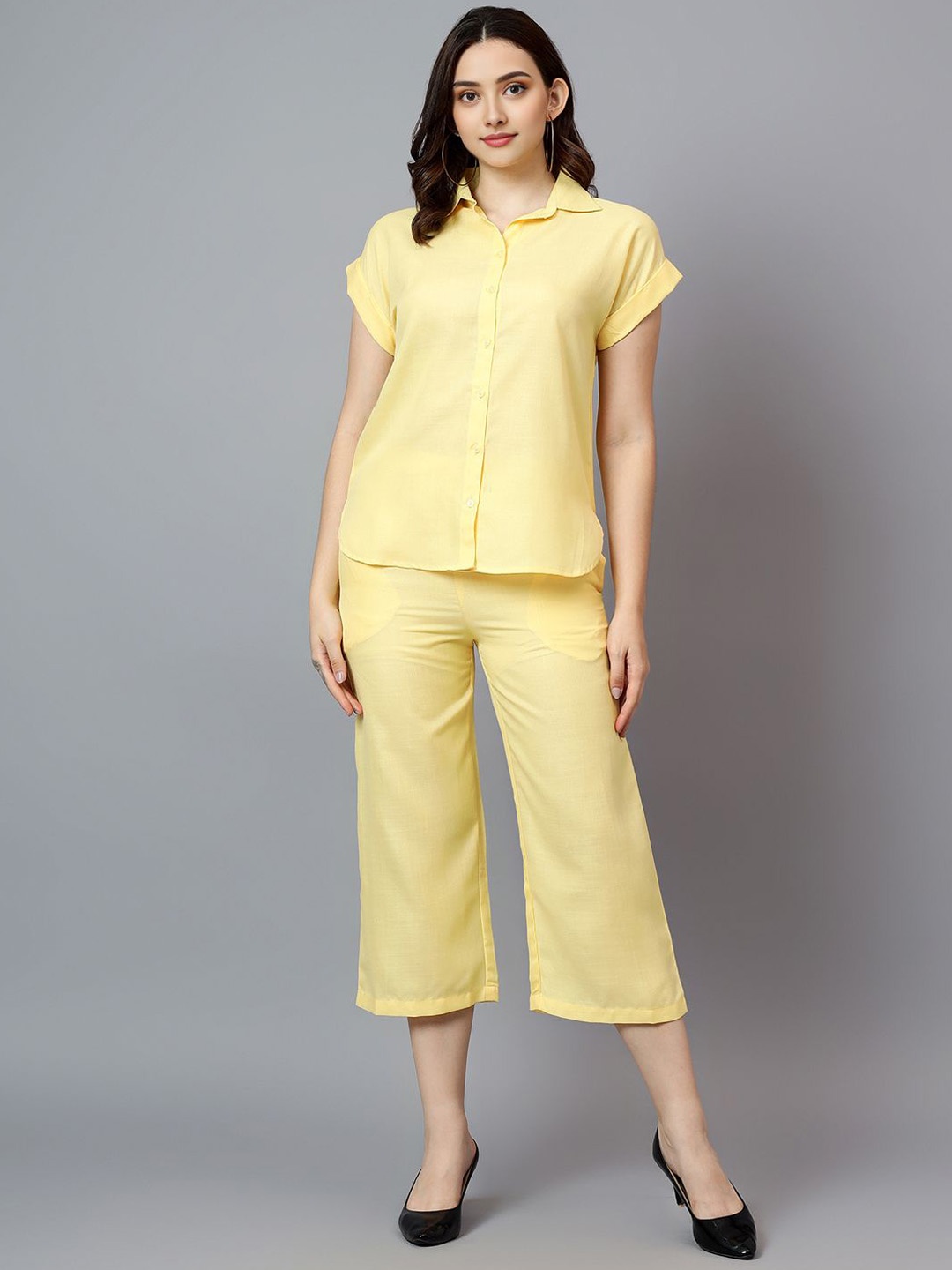 

StyleCast Shirt Collar Short Sleeve Shirt With Capris, Yellow