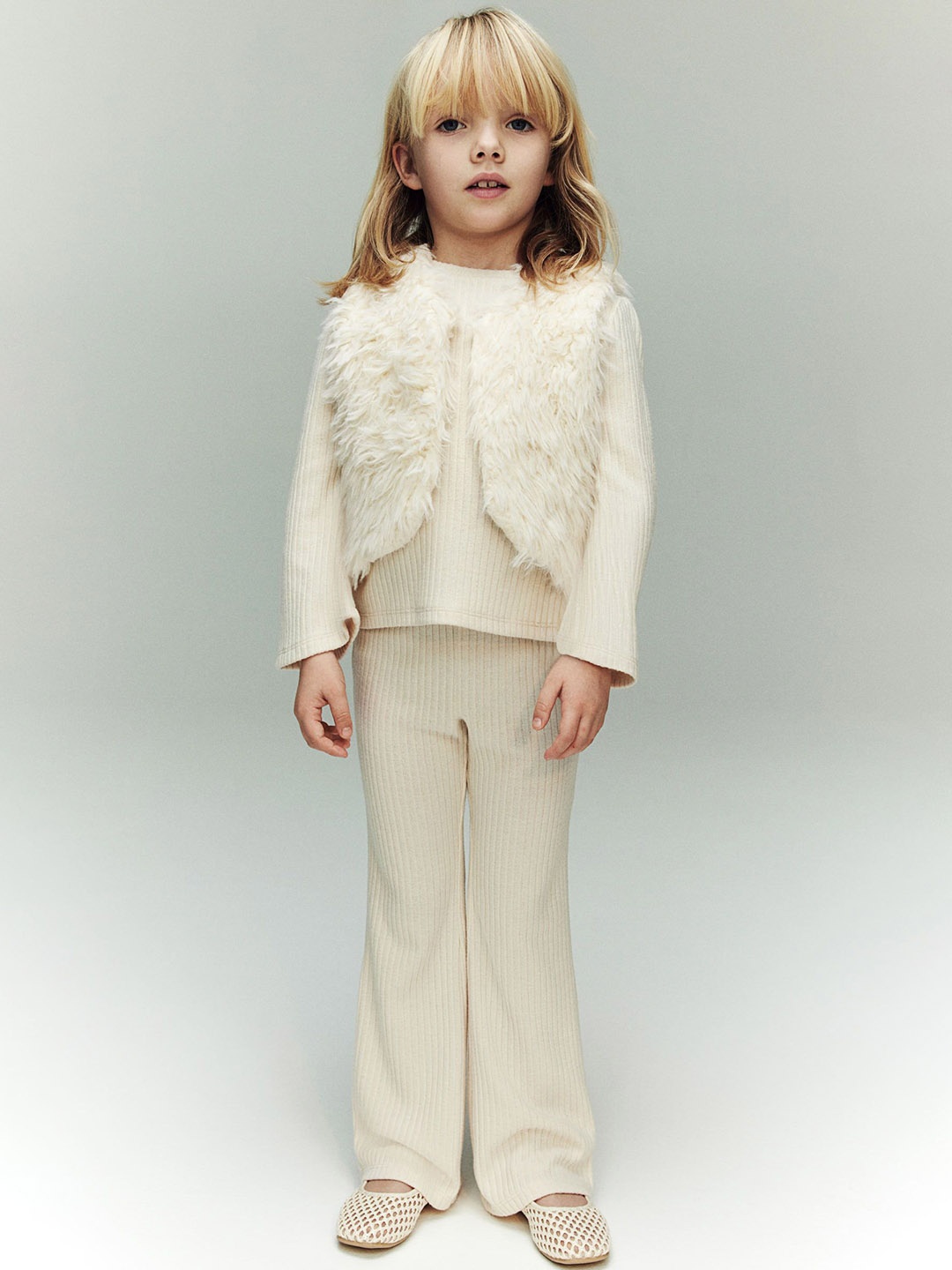 

H&M Fluffy Gilet, White