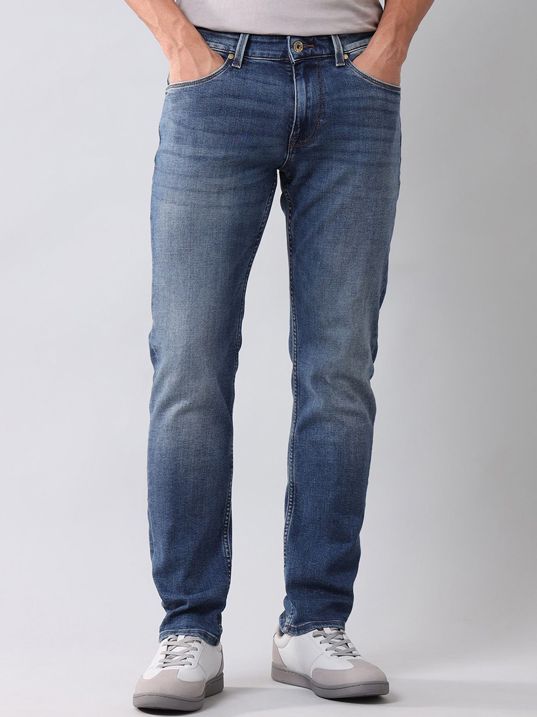

U.S. Polo Assn. Denim Co. Men Slim Fit Light Fade Jeans, Blue