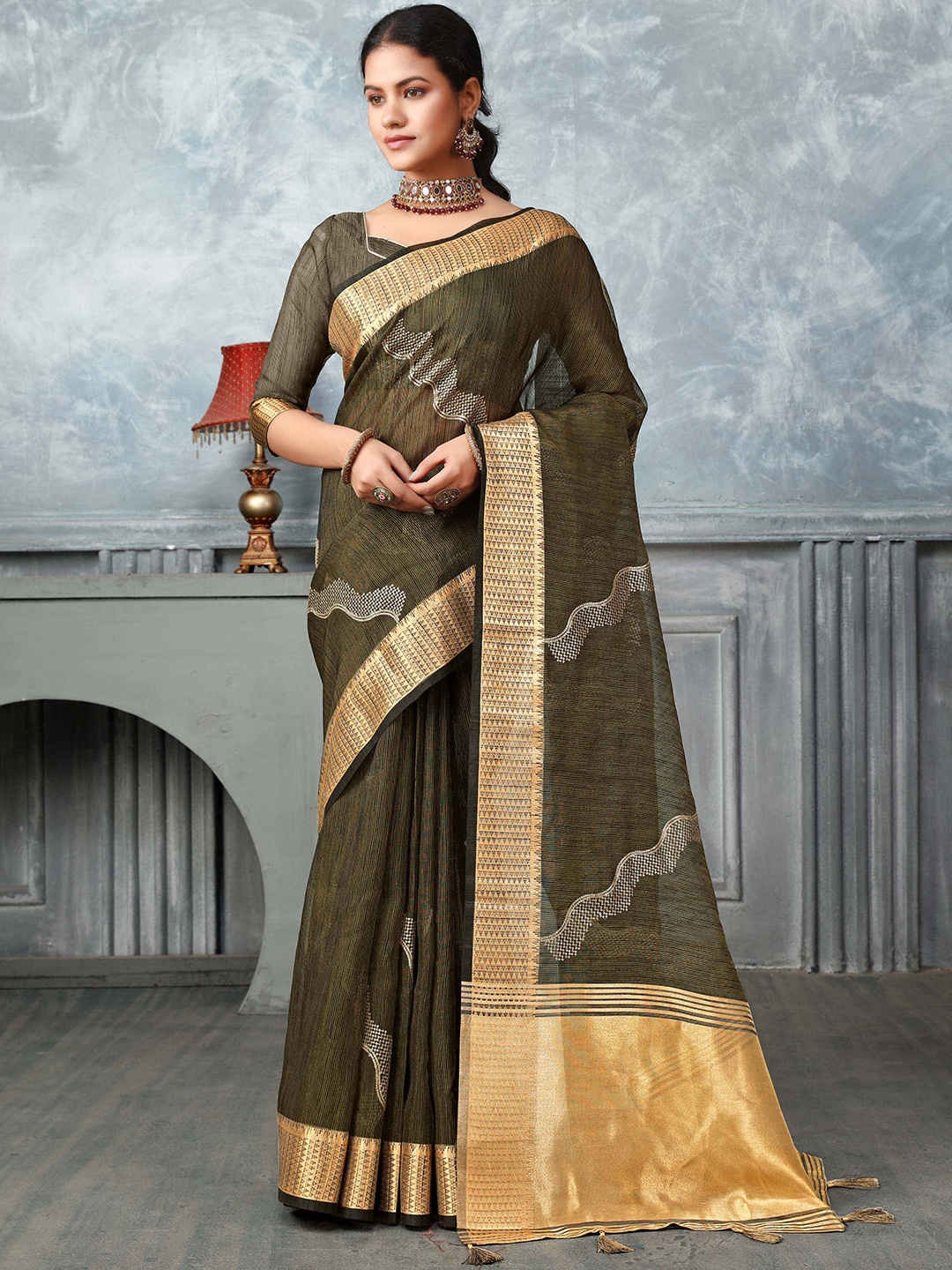 

Blissta Woven Design Zari Saree, Green