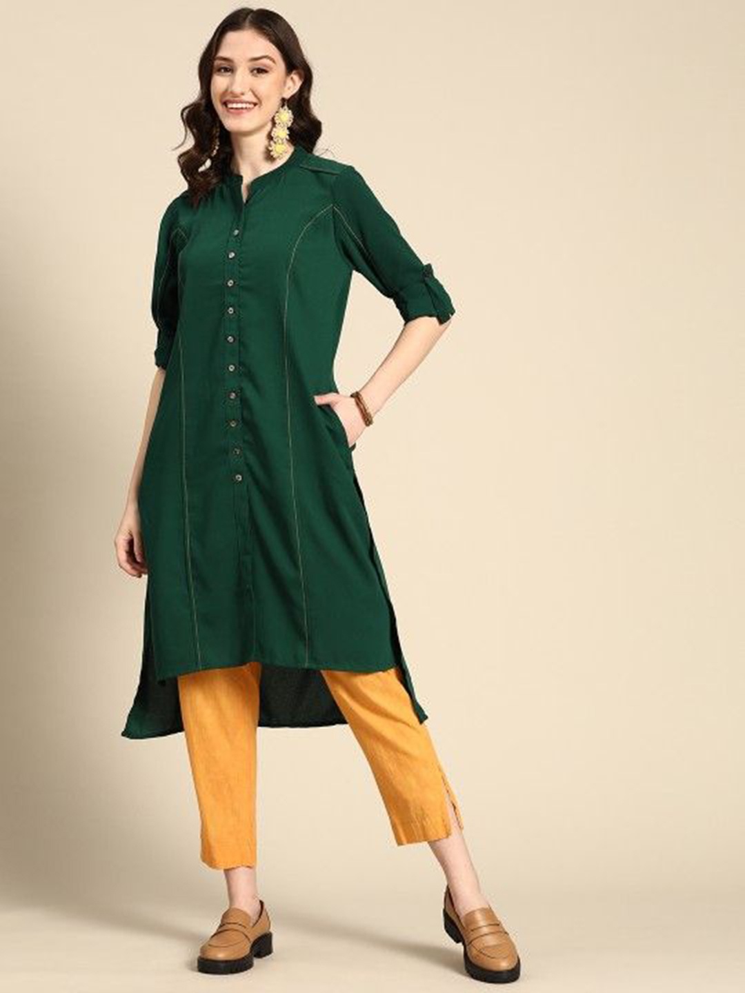 

Suha Women High Slit Mandarin Collar Roll-Up Sleeves Straight Kurta, Green