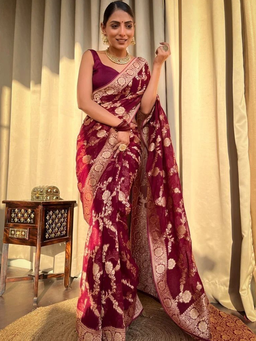 

bansari textiles Woven Design Zari Kanjeevaram Saree, Maroon