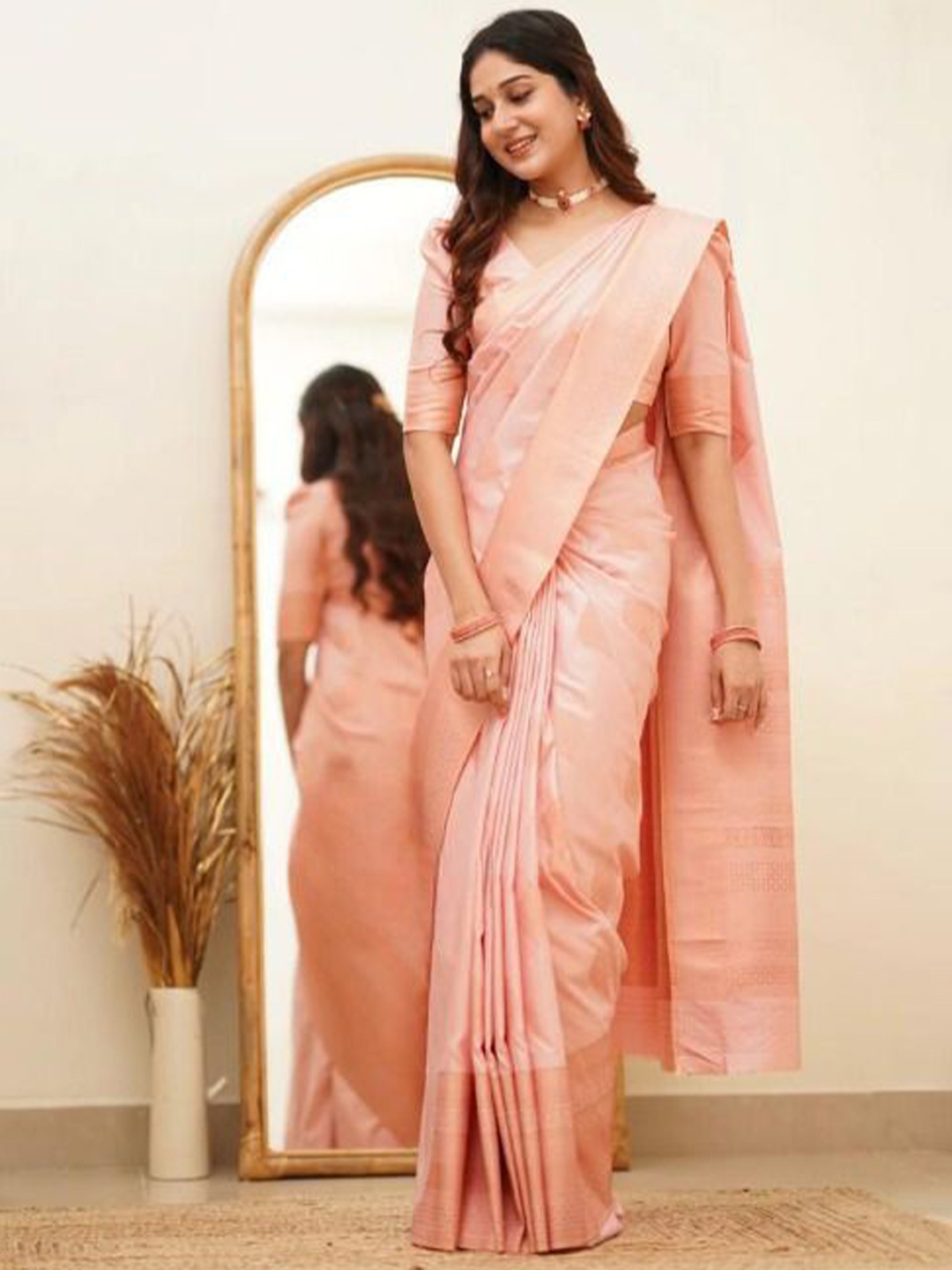 

bansari textiles Woven Design Zari Silk Blend Kanjeevaram Saree, Pink