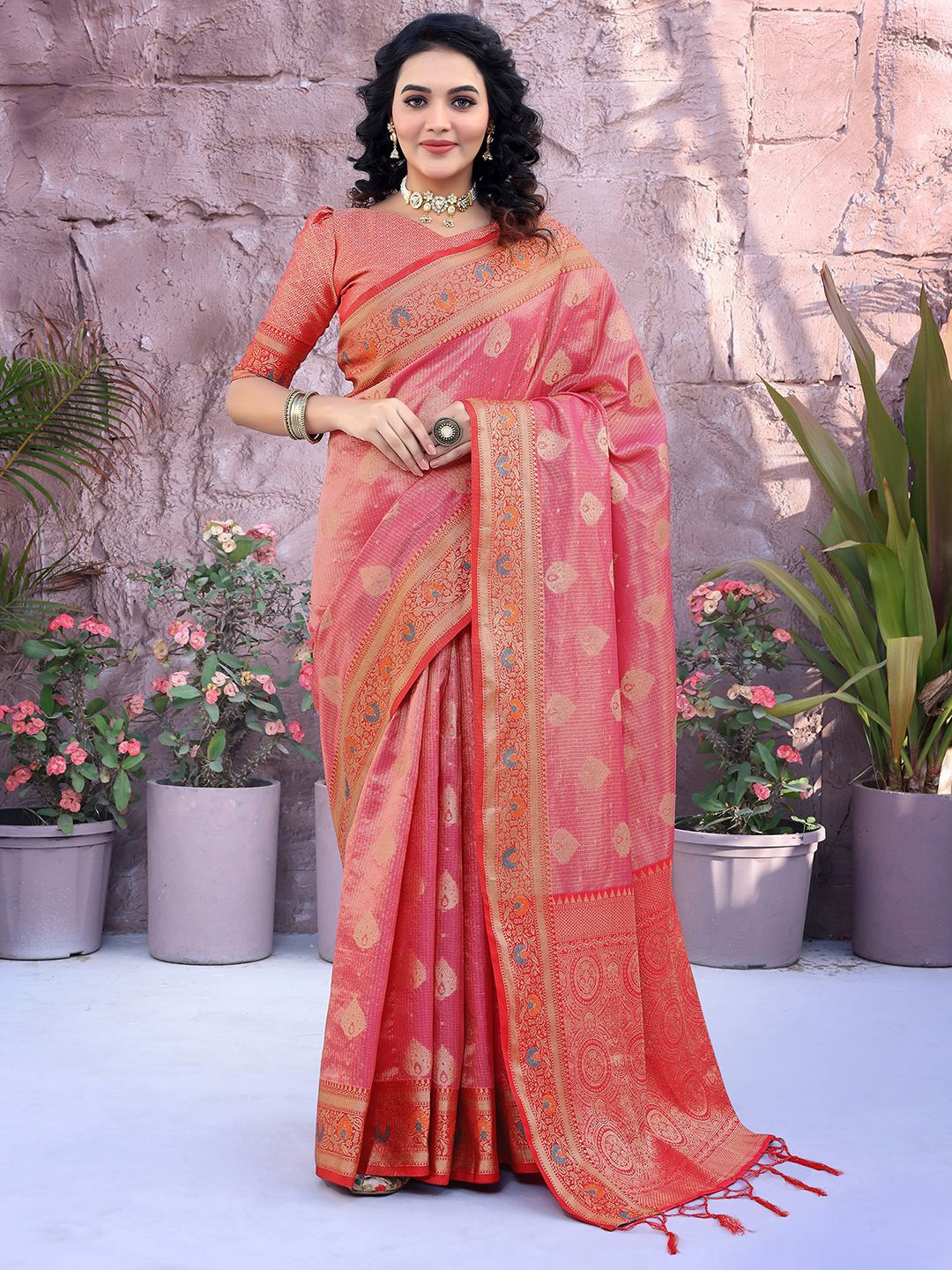 

Satrani Woven Design Saree, Pink