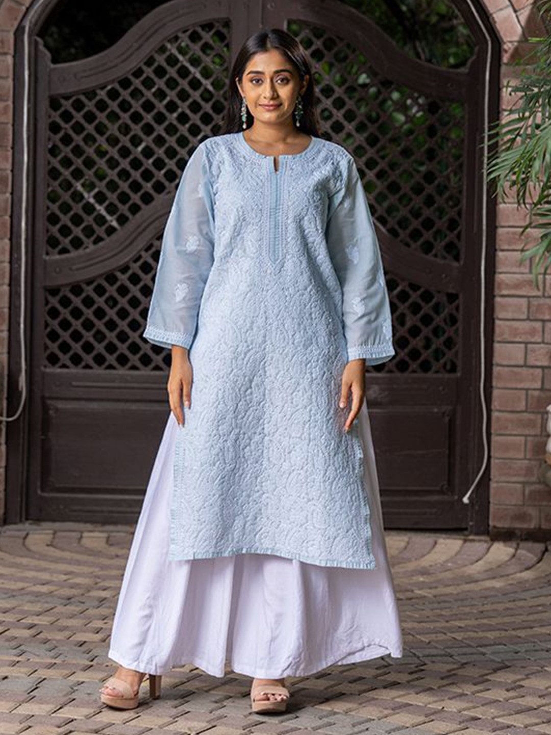 

craftroots Paisley Embroidered Notch Neck Pure Cotton Chikankari A-Line kurta, Blue