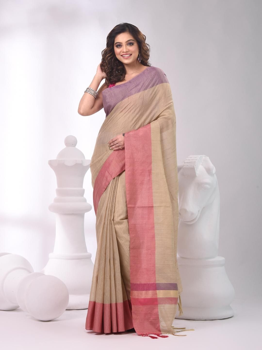

VIBHAVARI Zari Silk Blend Saree, Beige