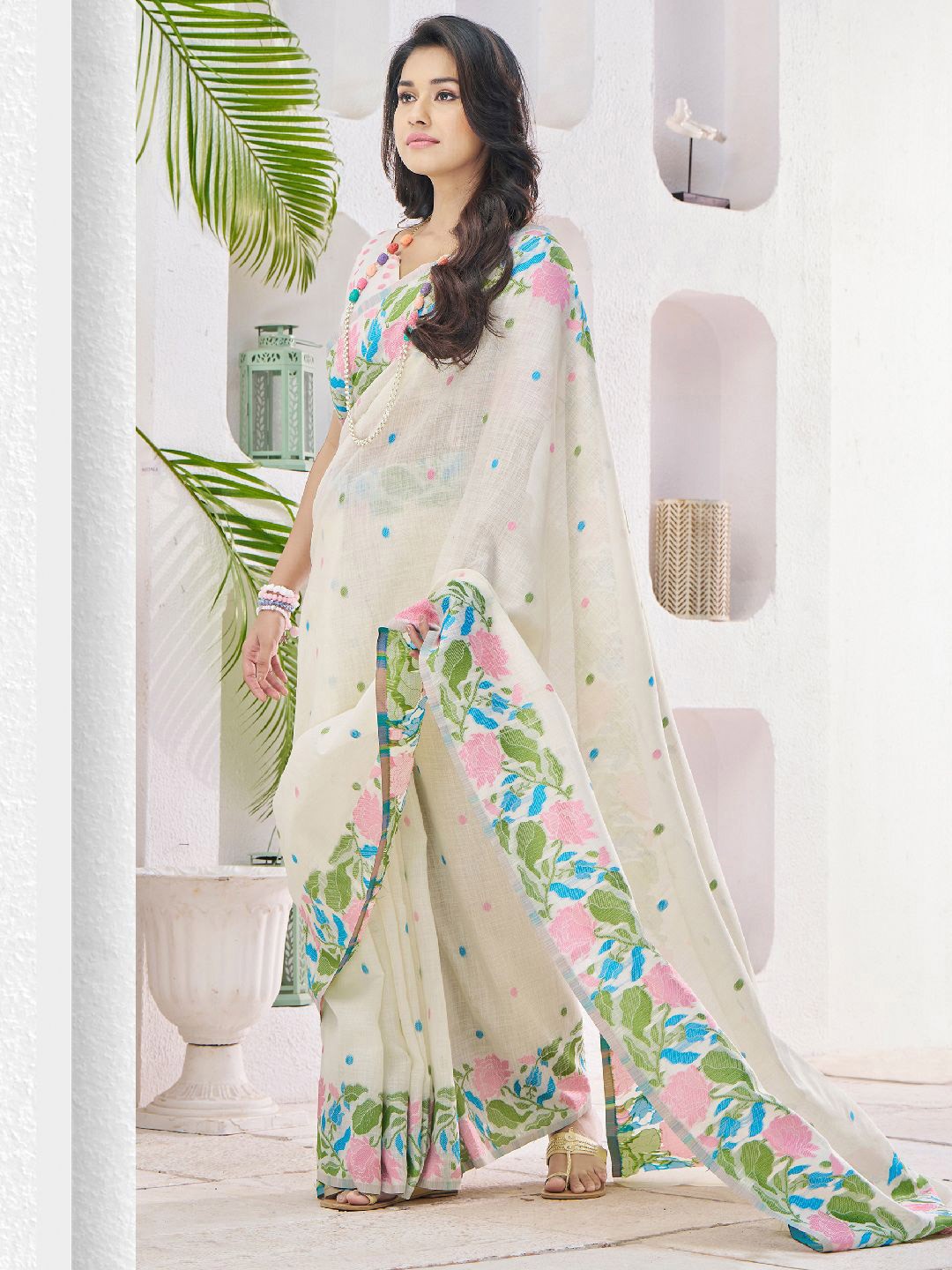 

Mitera Floral Woven Design Saree With Unstitched Blouse Piece, White