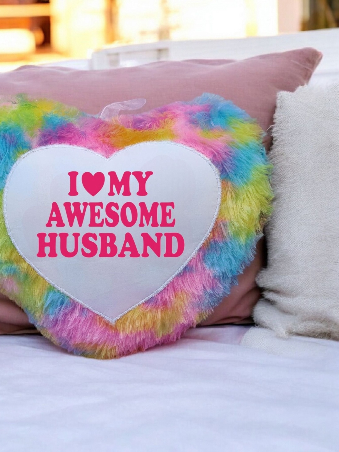 

Anikmart White & Pink Printed Pre-Filled Heart Shaped Cushion