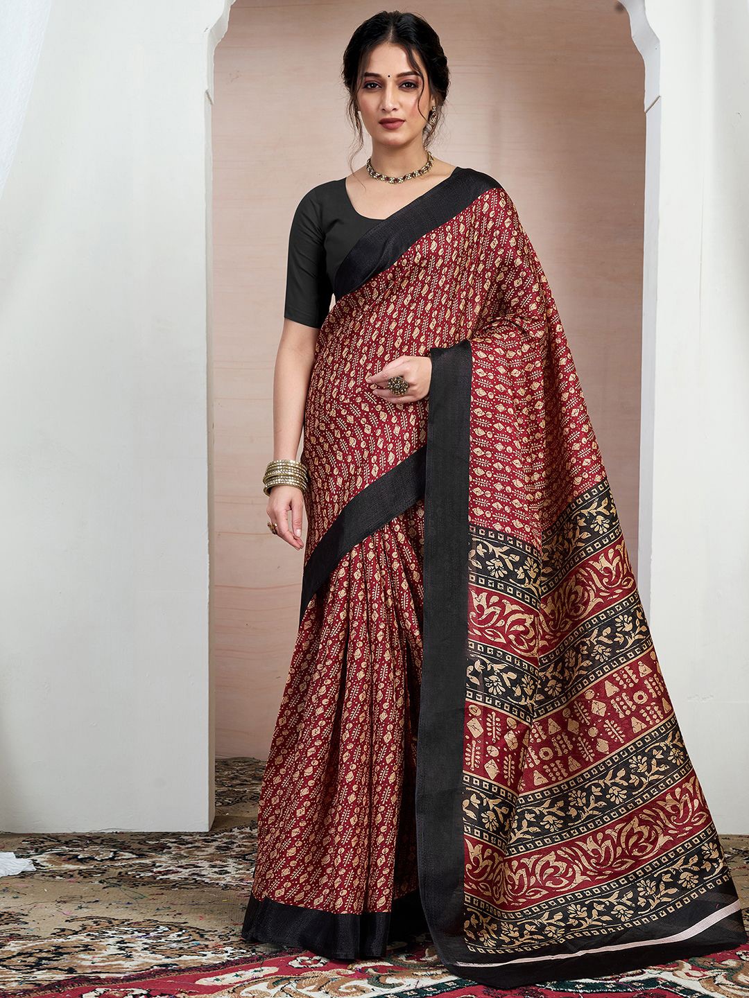 

KALINI Ethnic Motifs Printed Saree, Maroon