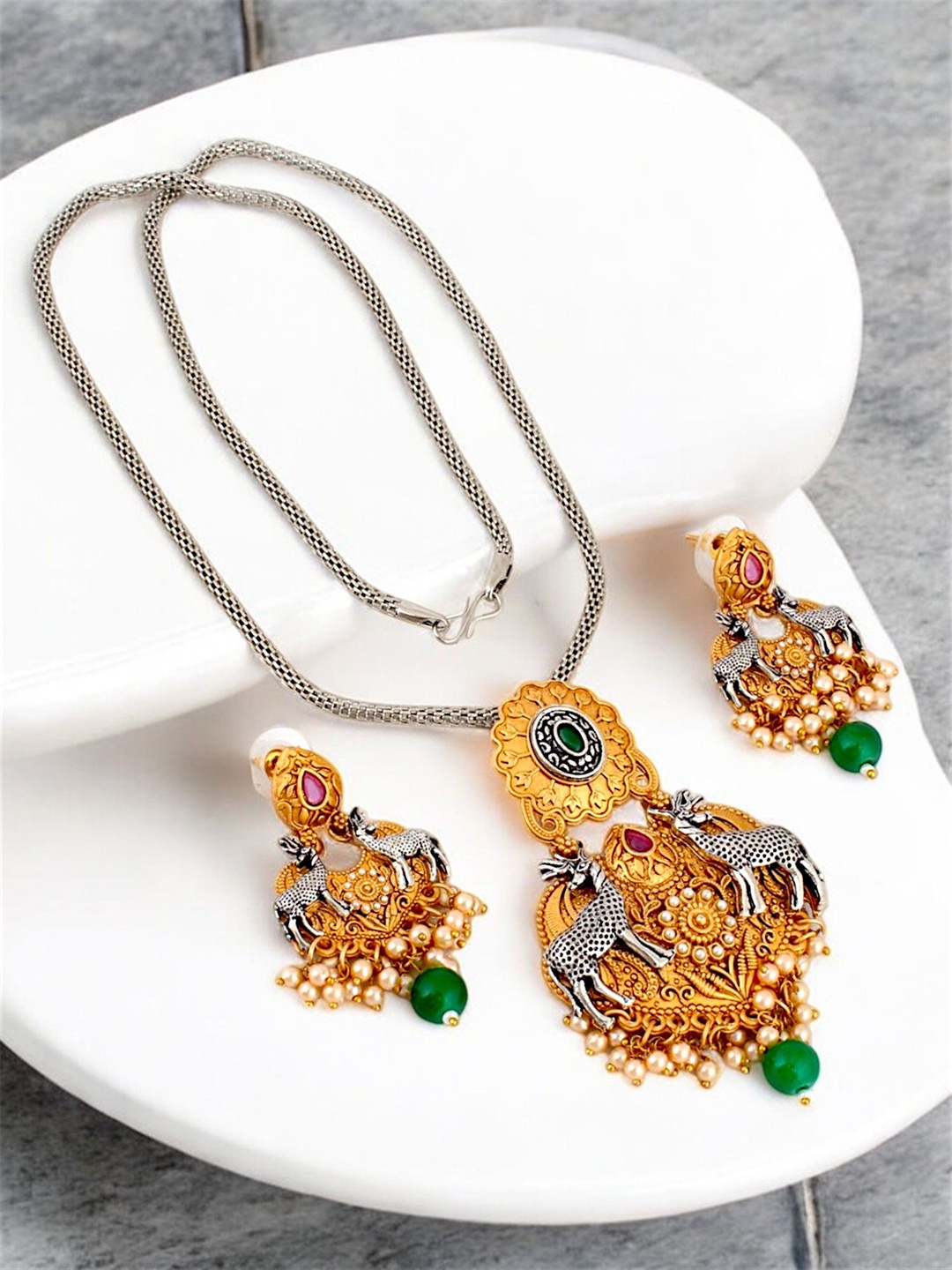 

LUCKY JEWELLERY Gold-Plated Artificial Stone Studded & Beaded Necklace With Earrings