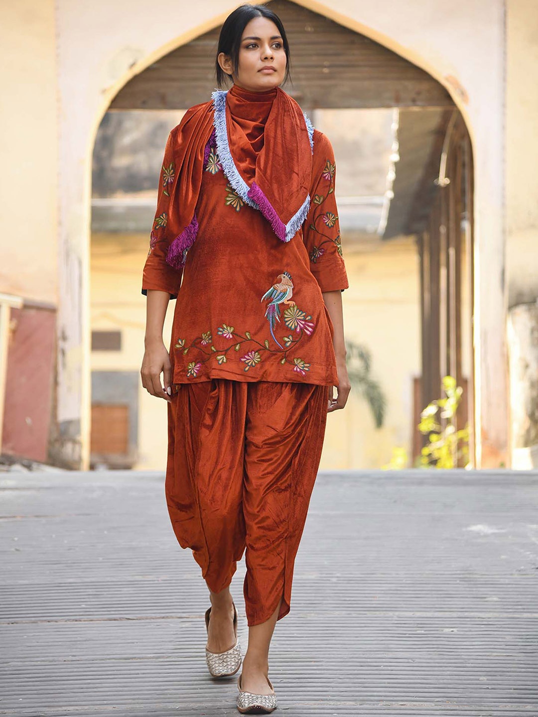 

NUHH Floral Embroidered Notch Neck Velvet Kurti With Dhoti Pants & Dupatta, Rust