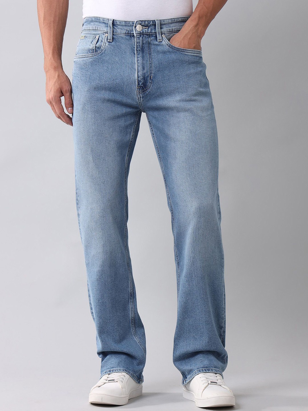 

U.S. Polo Assn. Denim Co. Men Vintage Mid-Rise Classic Bootcut Light Fade Jeans, Blue
