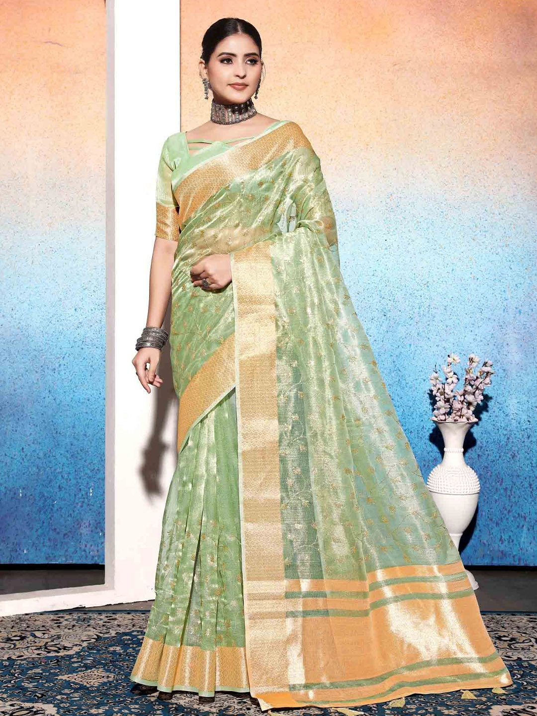 

Blissta Woven Design Embroidered Tissue Handloom Saree, Green