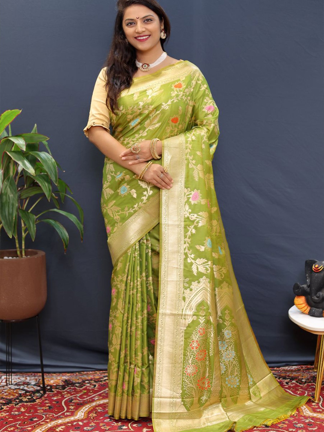 

amirat Ethnic Motifs Woven Design Zari Pure Silk Banarasi Saree, Lime green