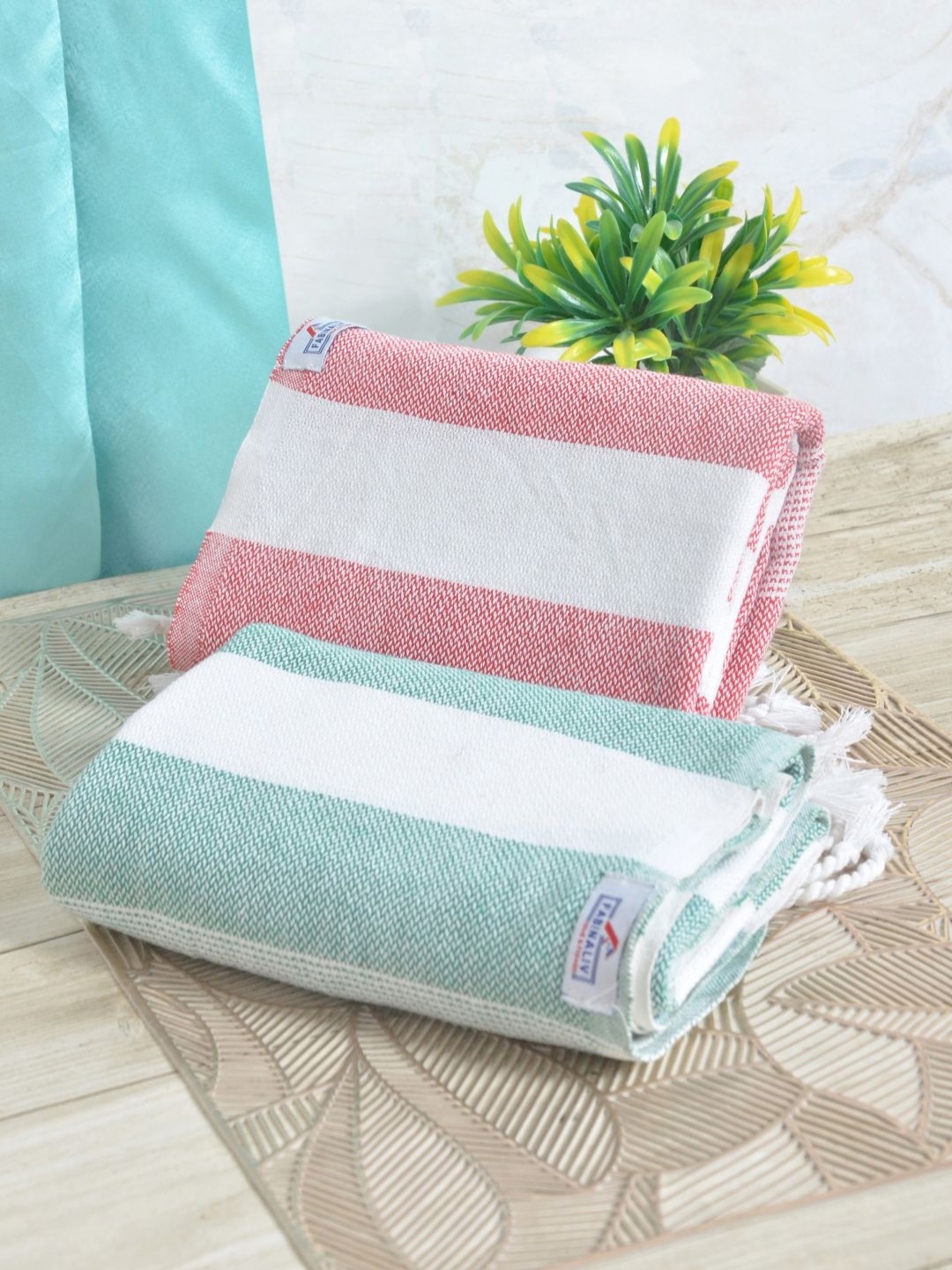

FABINALIV White & Green 2 Striped Cotton 225 GSM Bath Towel