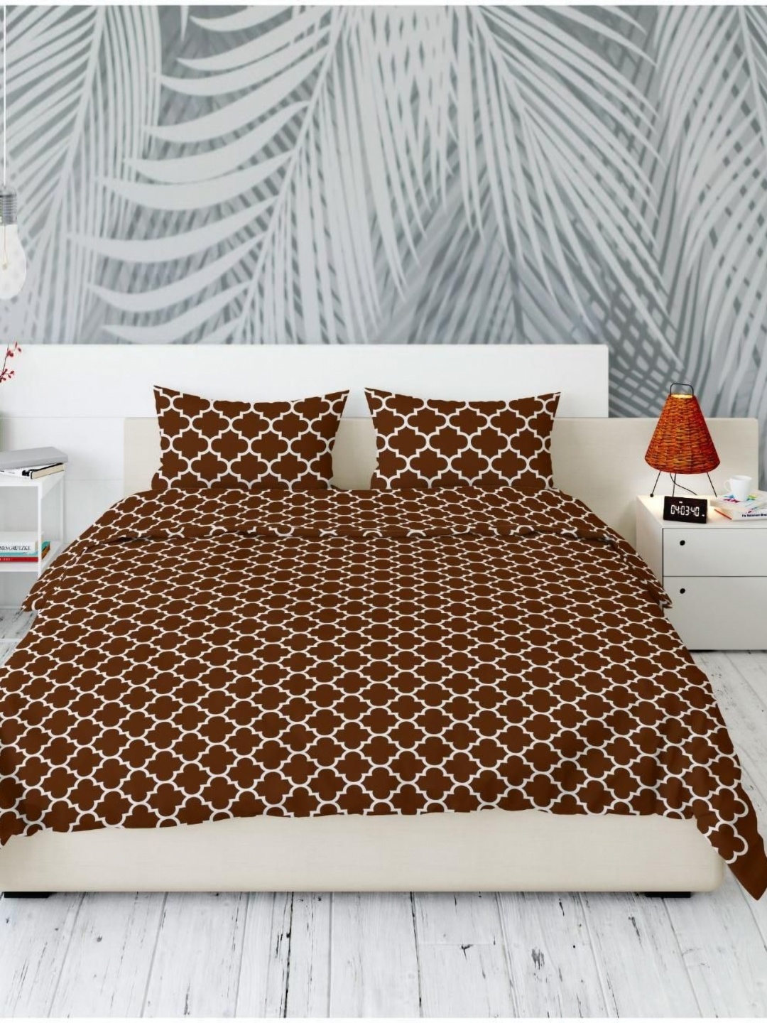 

Aura Brown & White Geometric 144 TC Queen Bedsheet with 2 Pillow Covers