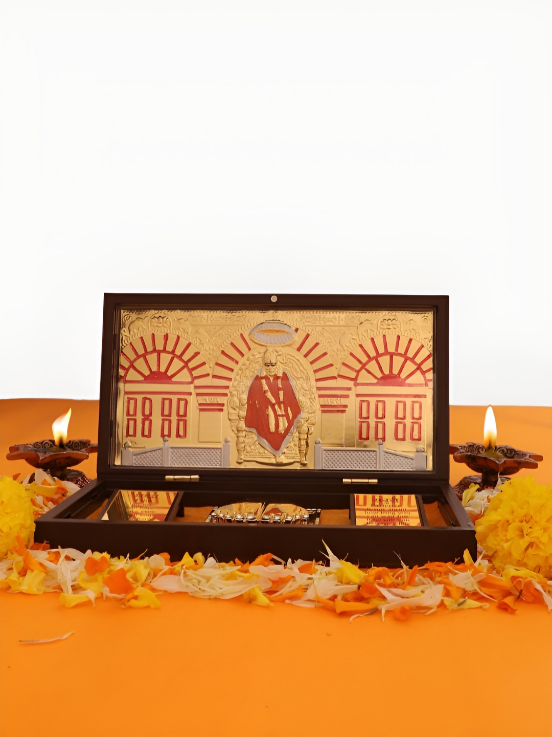

INTERNATIONAL GIFT Gold-Toned Sai Baba With Charan Paduka Religious Pooja Essentials