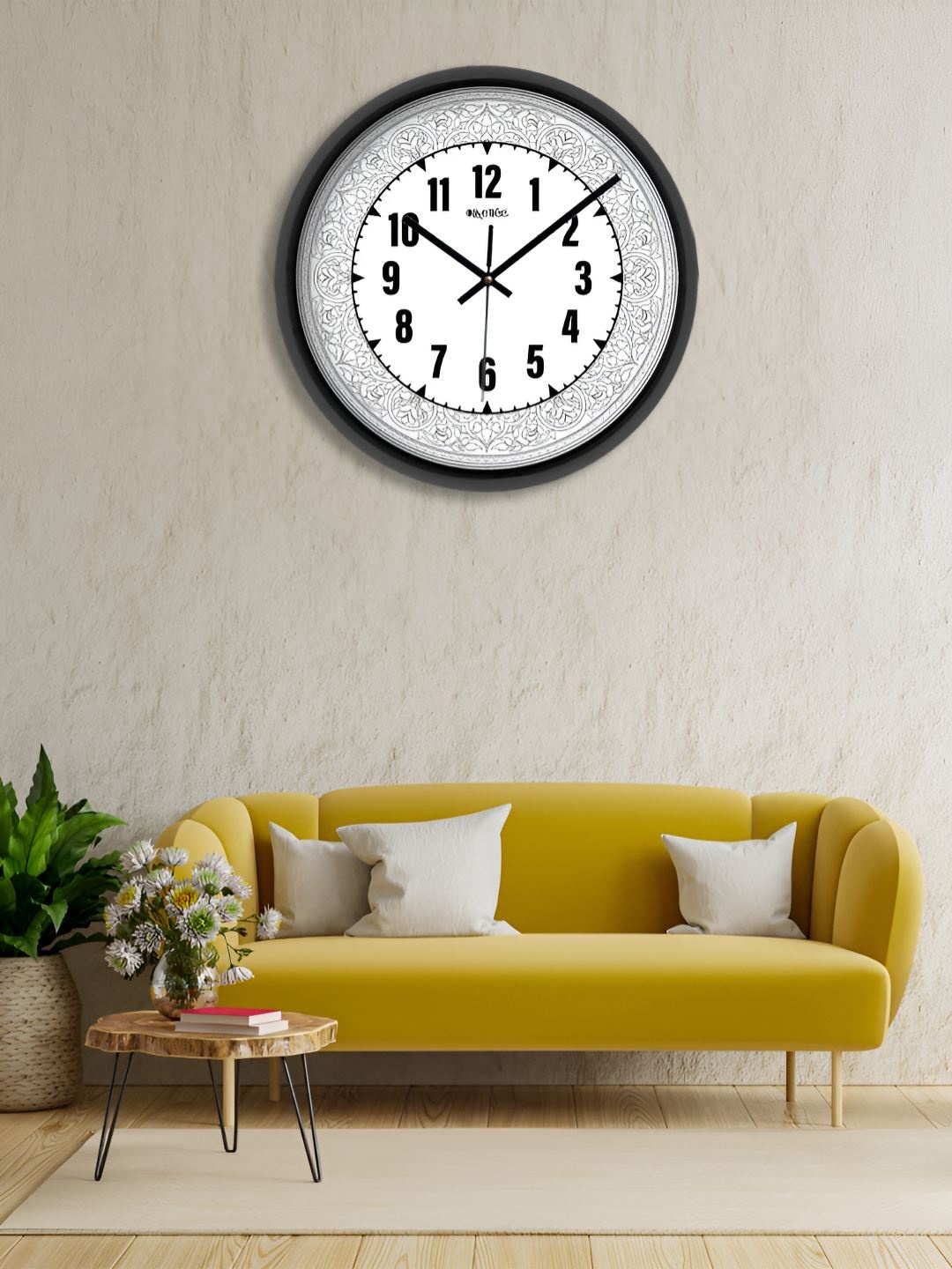

OLIVE TREE Black & White Printed Contemporary Round Shape Analogue Wall Clock