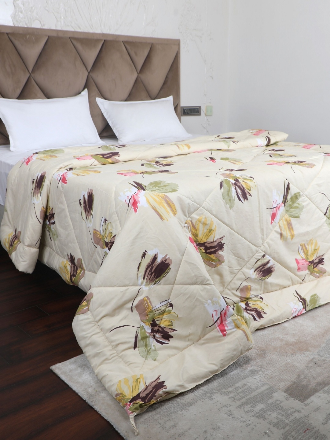 

AJISH Yellow & Green Floral Mild Winter 233 GSM Single Bed Comforter