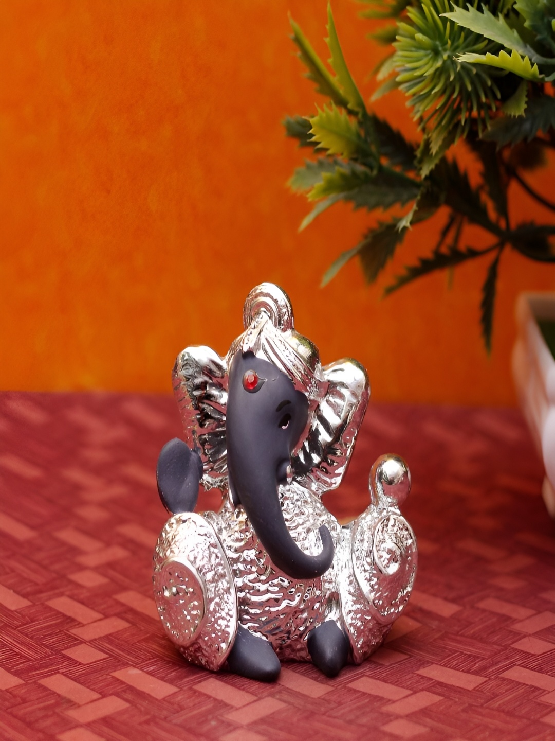 

Craftlayout Silver-Toned & Grey Ganesha Religious Idol Showpiece