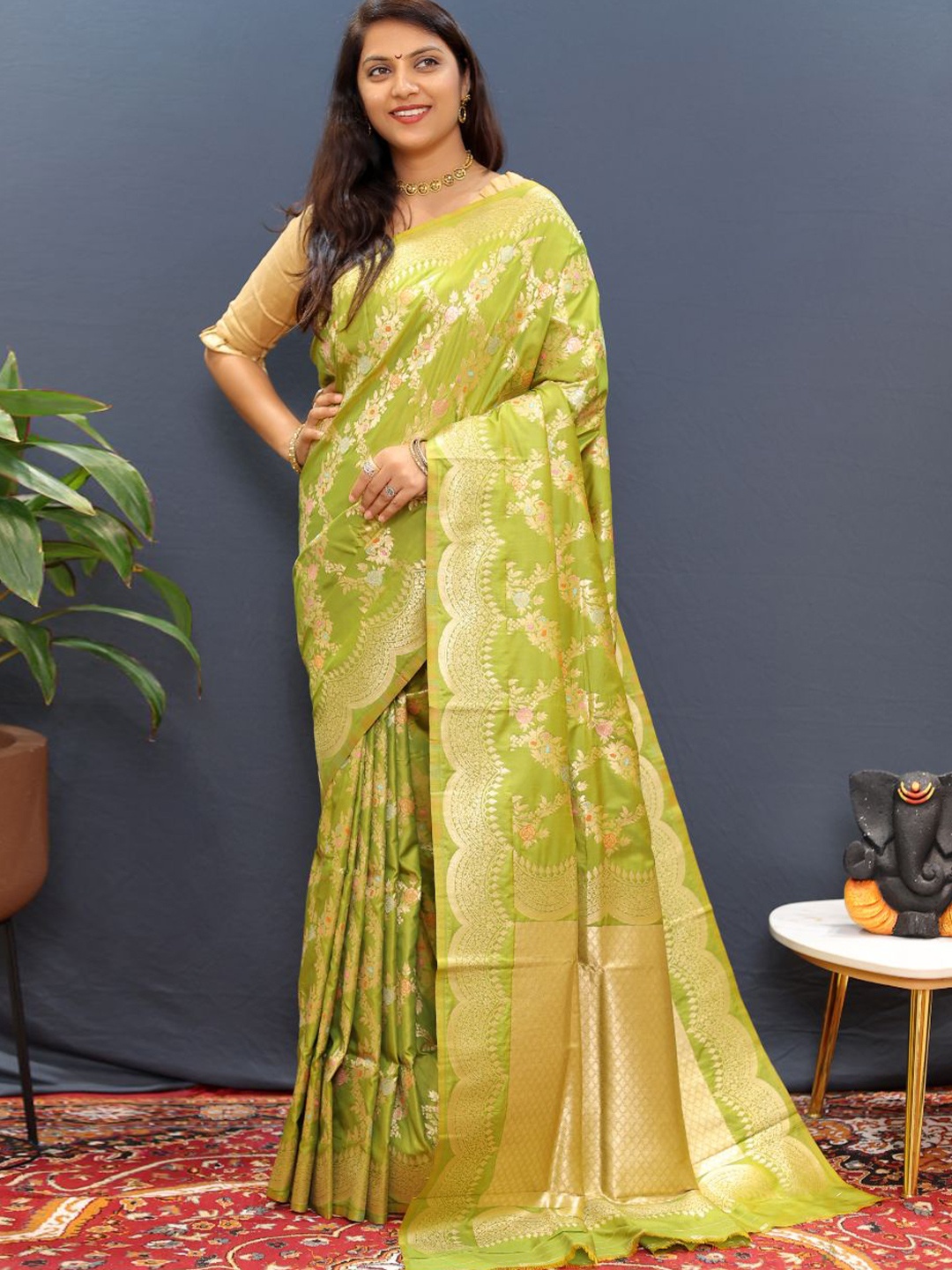 

amirat Jalar Ethnic Motifs Woven Design Zari Pure Silk Banarasi Saree, Lime green