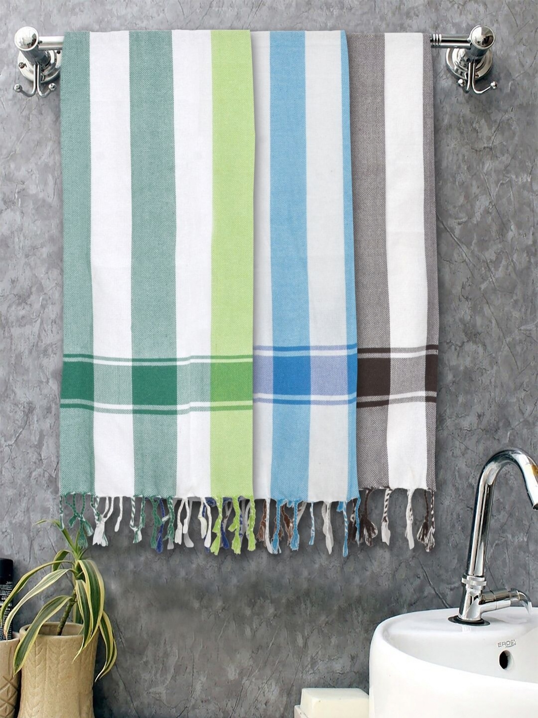 

FABINALIV White & Blue 3 Striped Cotton 225 GSM Bath Towel