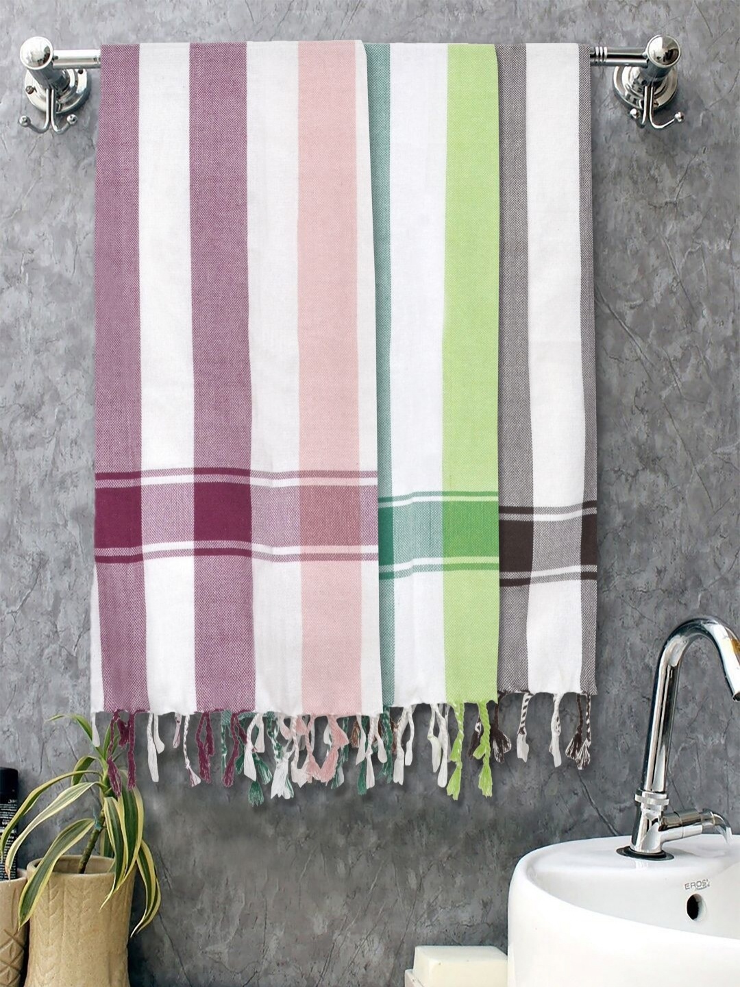 

FABINALIV White & Green 3 Striped Cotton 225 GSM Bath Towel