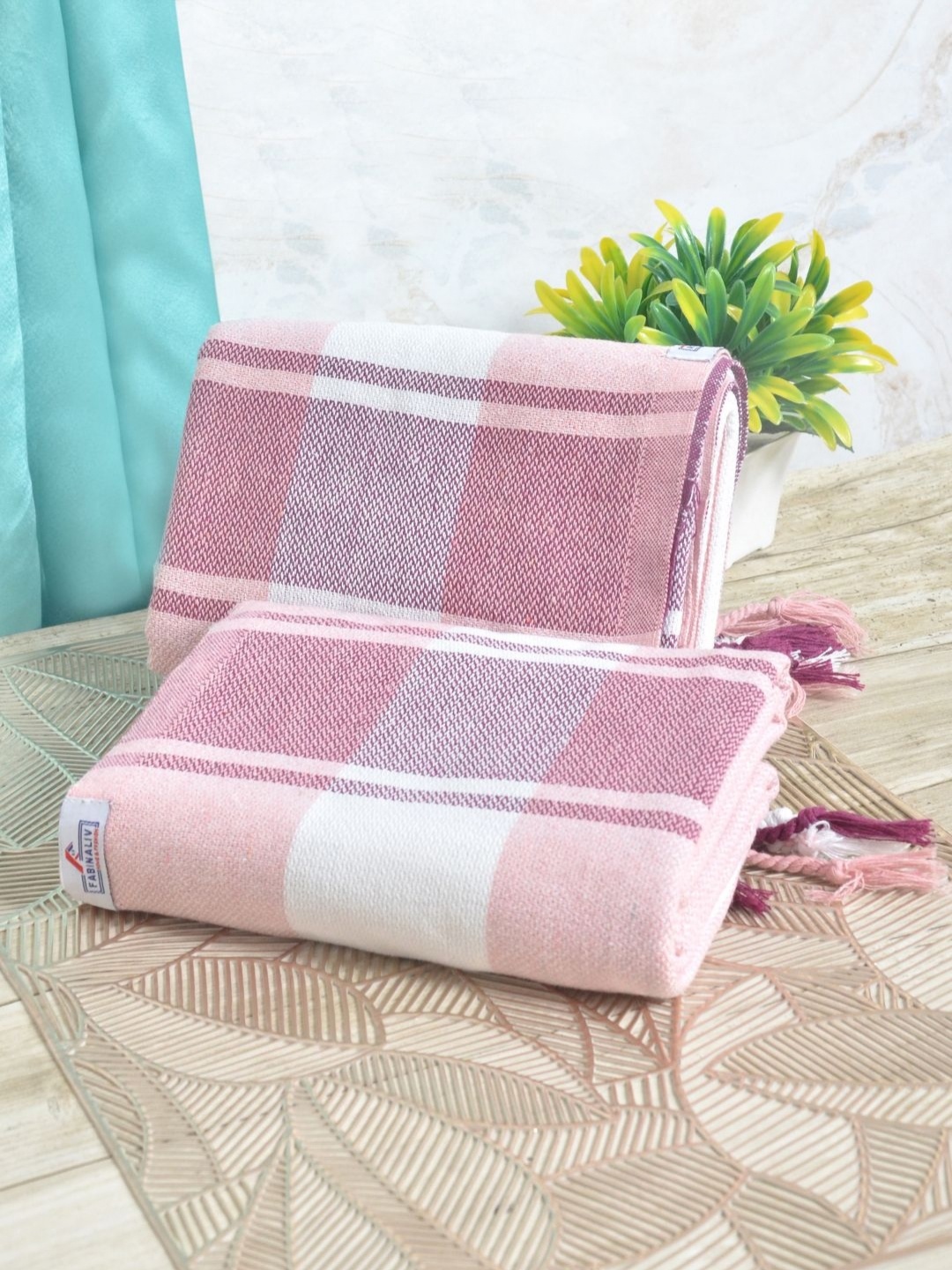 

FABINALIV Pink & White 2 Striped Cotton 225 GSM Bath Towel