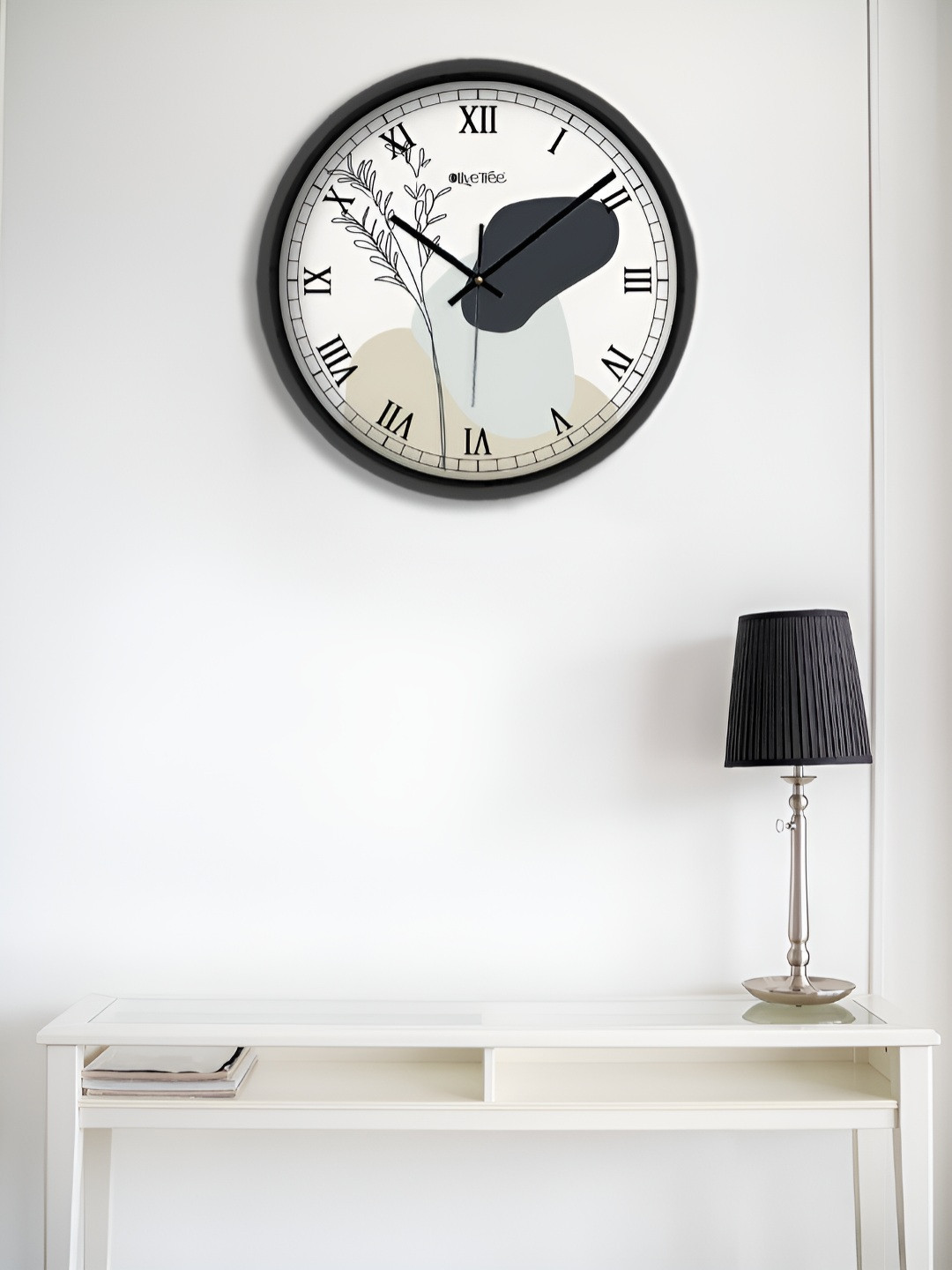 

OLIVE TREE Black & White Printed Contemporary Round Shape Analogue Wall Clock
