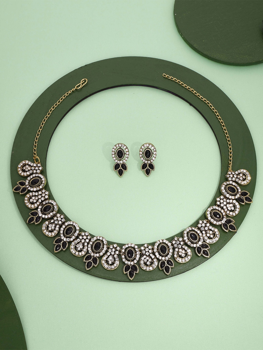 

Lyriss Gold-Plated Artificial Beads-Studded Jewellery Set