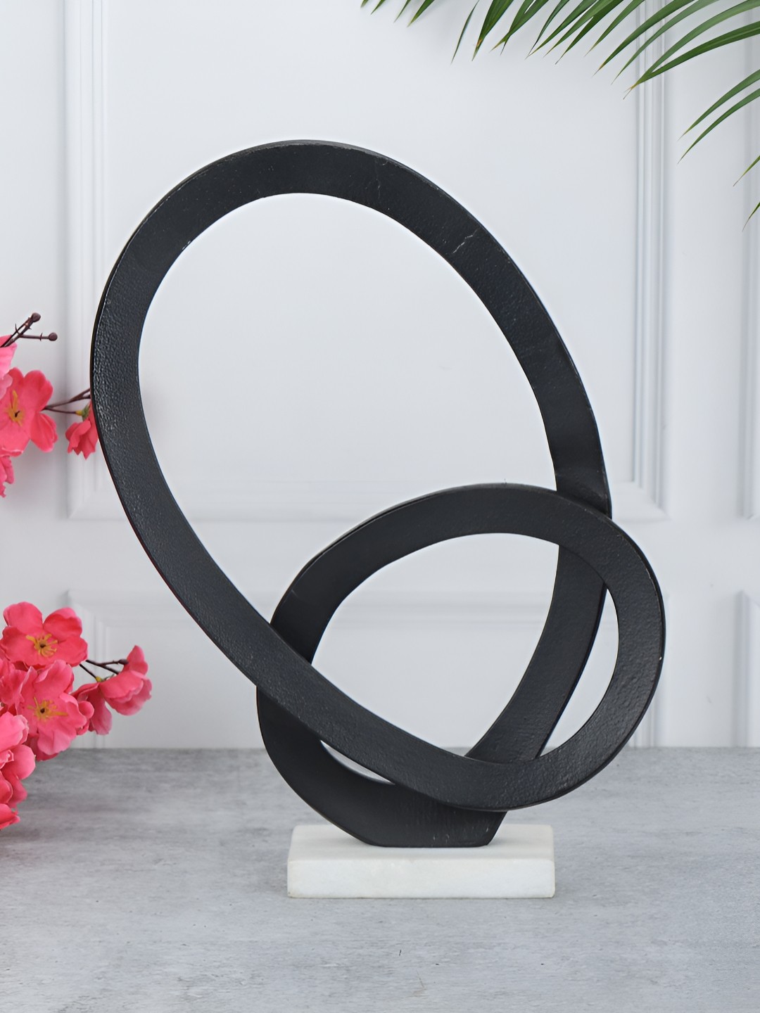

Maison Modern Black Figurine Showpiece