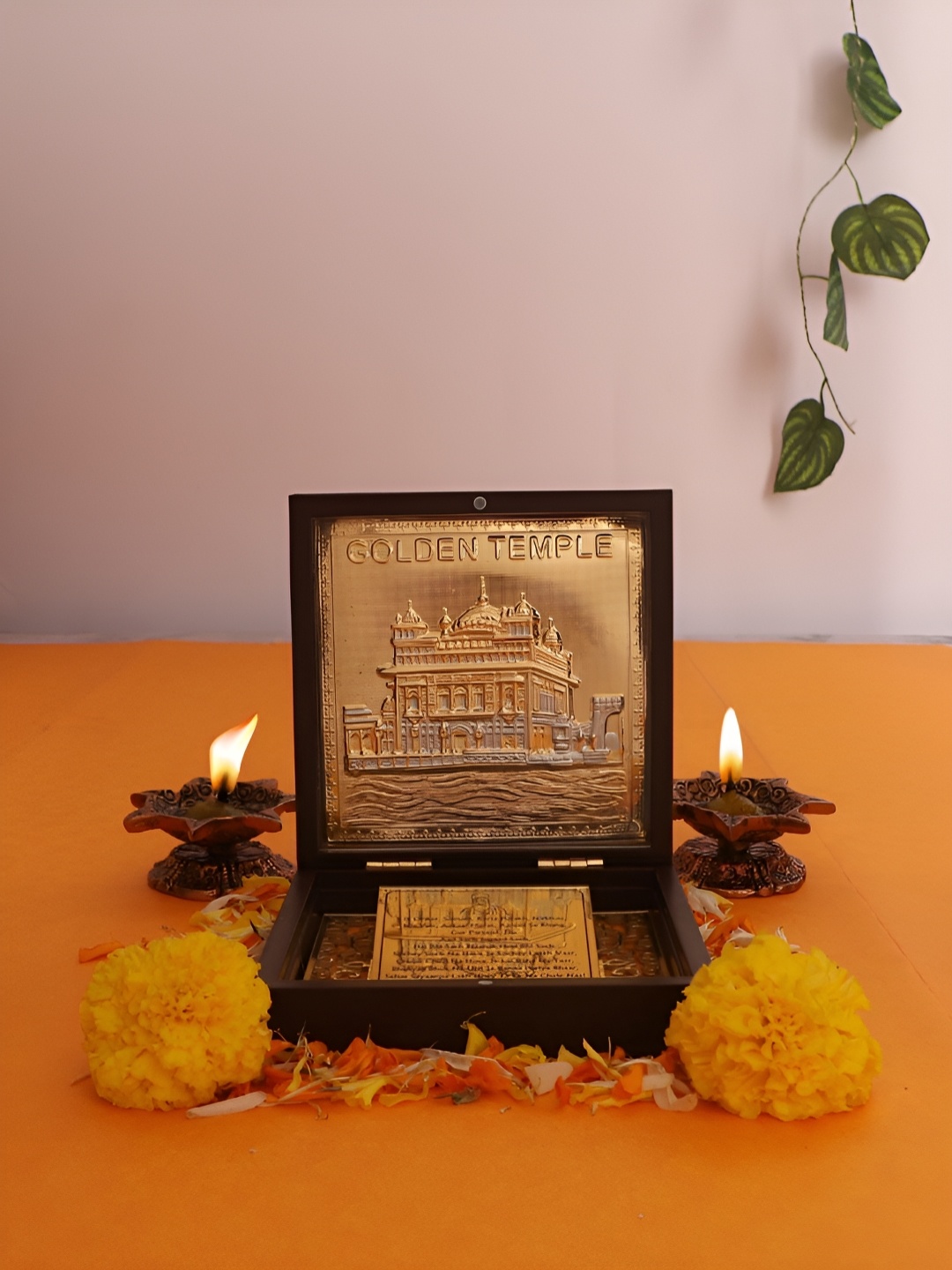 

INTERNATIONAL GIFT Gold-Toned Golden Temple Religious Showpiece
