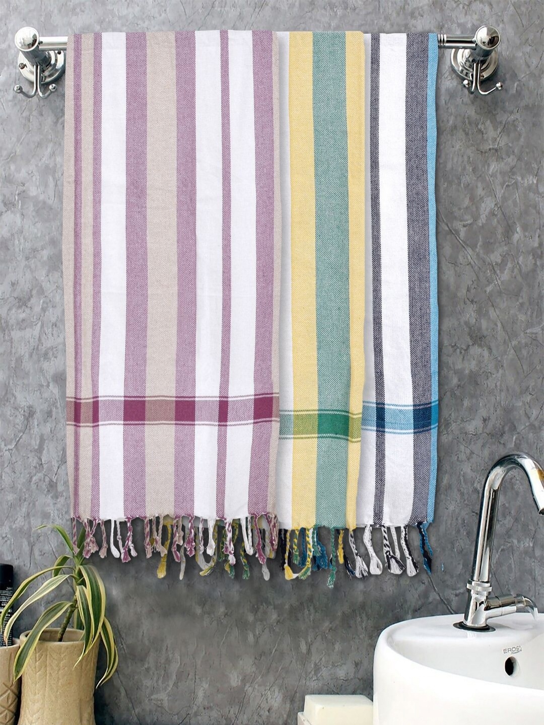 

FABINALIV White & Yellow 3 Striped Cotton 225 GSM Bath Towel