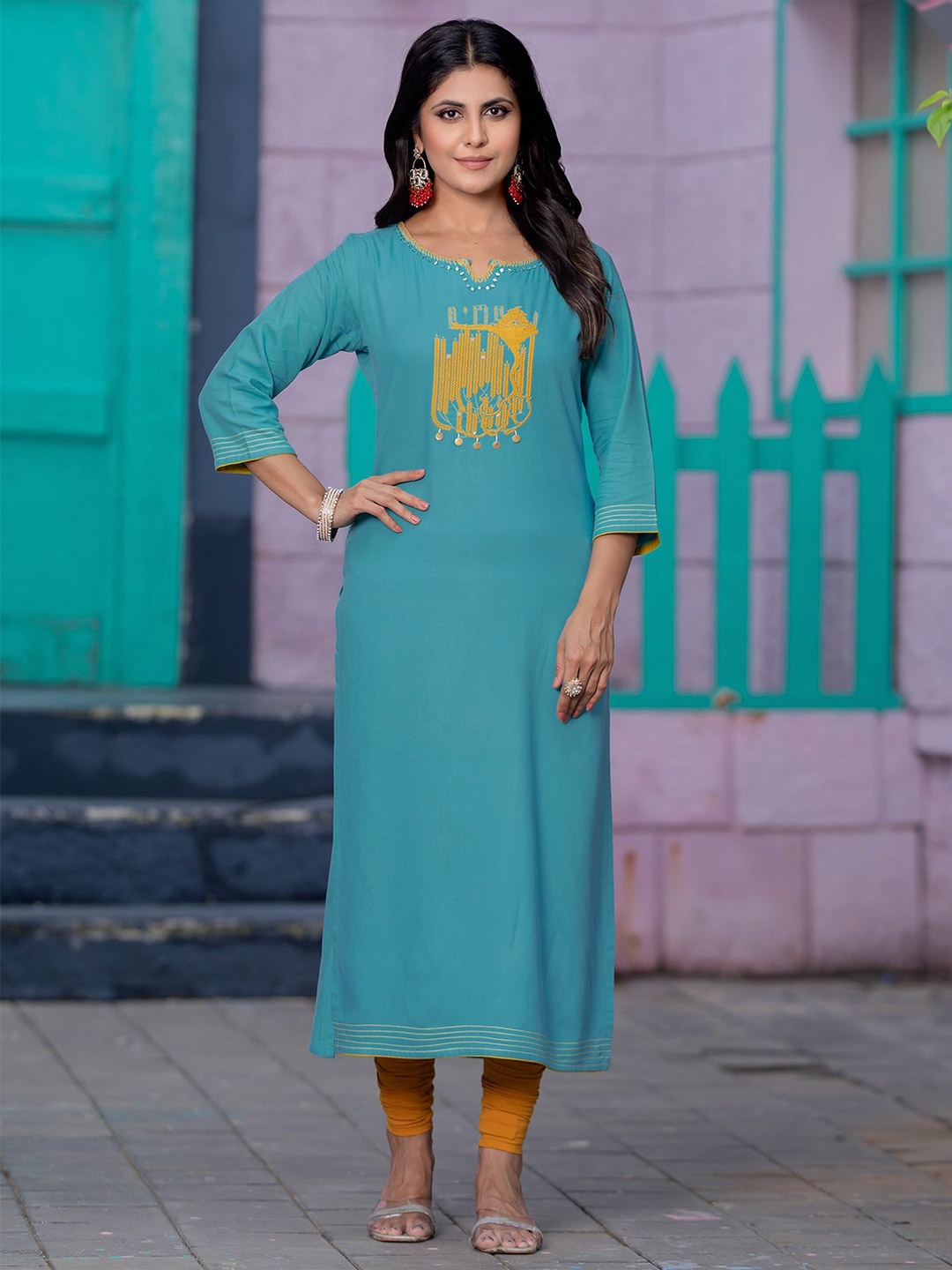 

MITTOO Yoke Design Thread Work Notch Neck Straight Kurta, Blue