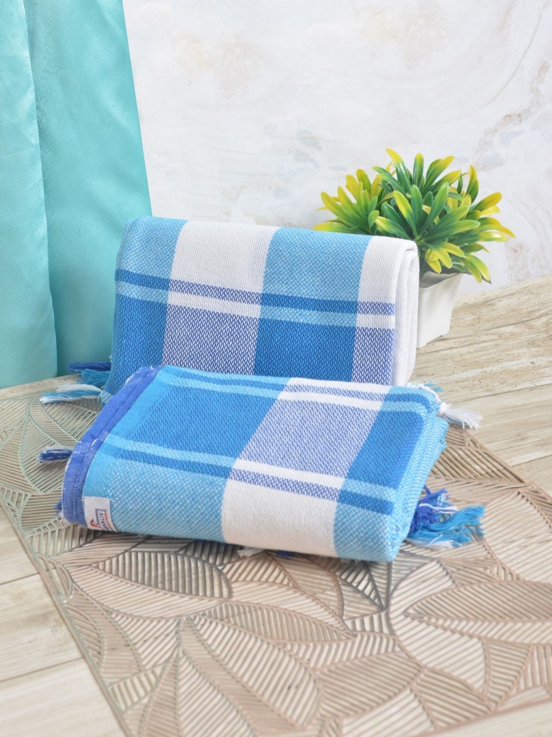

FABINALIV Blue & White 2 Striped Cotton 225 GSM Bath Towel