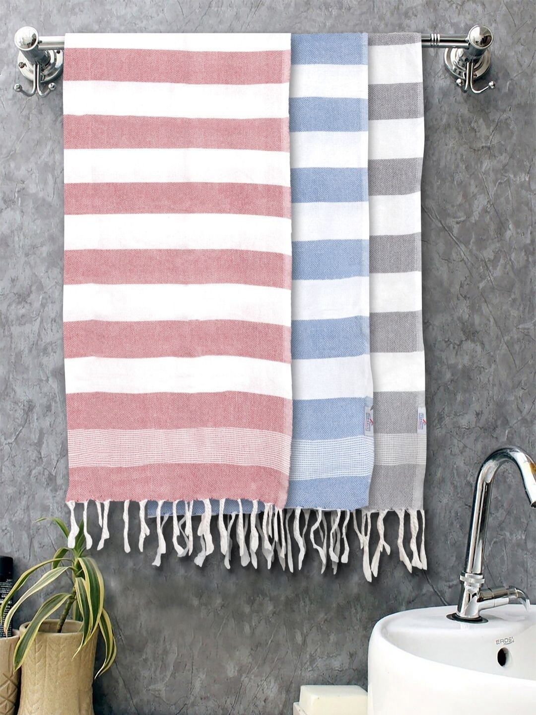 

FABINALIV White & Pink 3 Striped Cotton 225 GSM Bath Towel