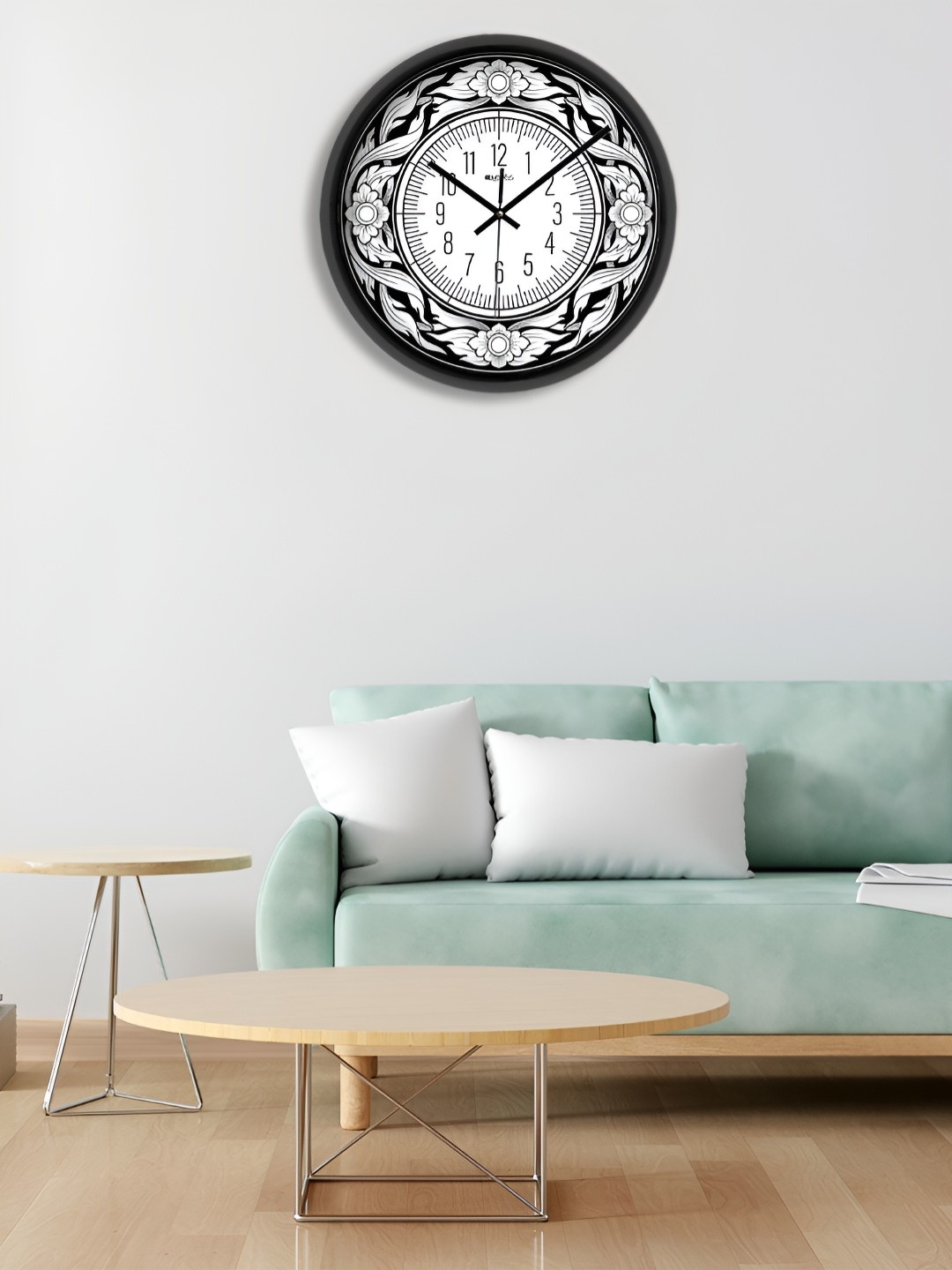 

OLIVE TREE Black & White Printed Contemporary Round Shape Analogue Wall Clock