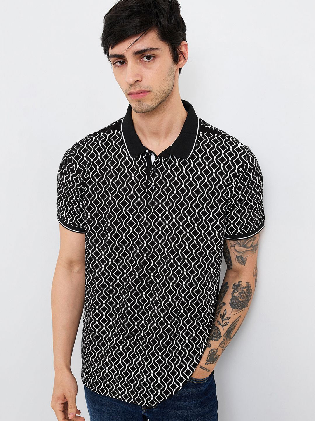 

SPYKAR Men Geometric Printed Polo Collar Cotton Slim Fit T-shirt, Black