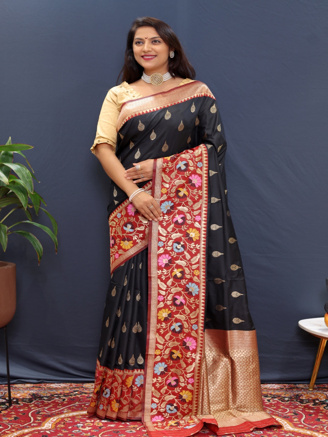 

amirat Raj Tilak Ethnic Motifs Woven Design Zari Pure Silk Banarasi Saree, Black