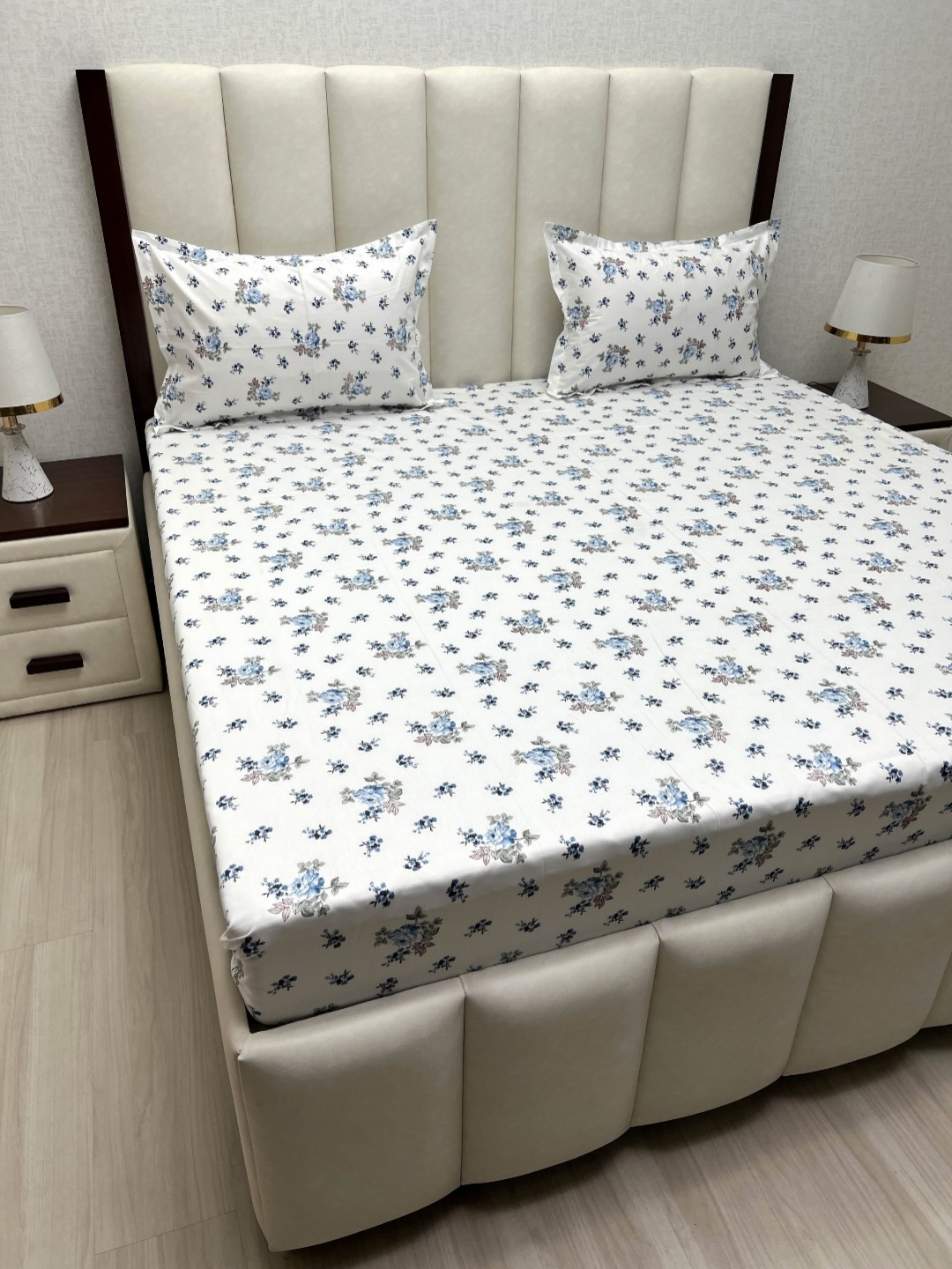 

Pure Decor Royal Passion Blue Printed Pure Cotton 400 TC Queen Bedsheet Set 2.28m x 2.54m