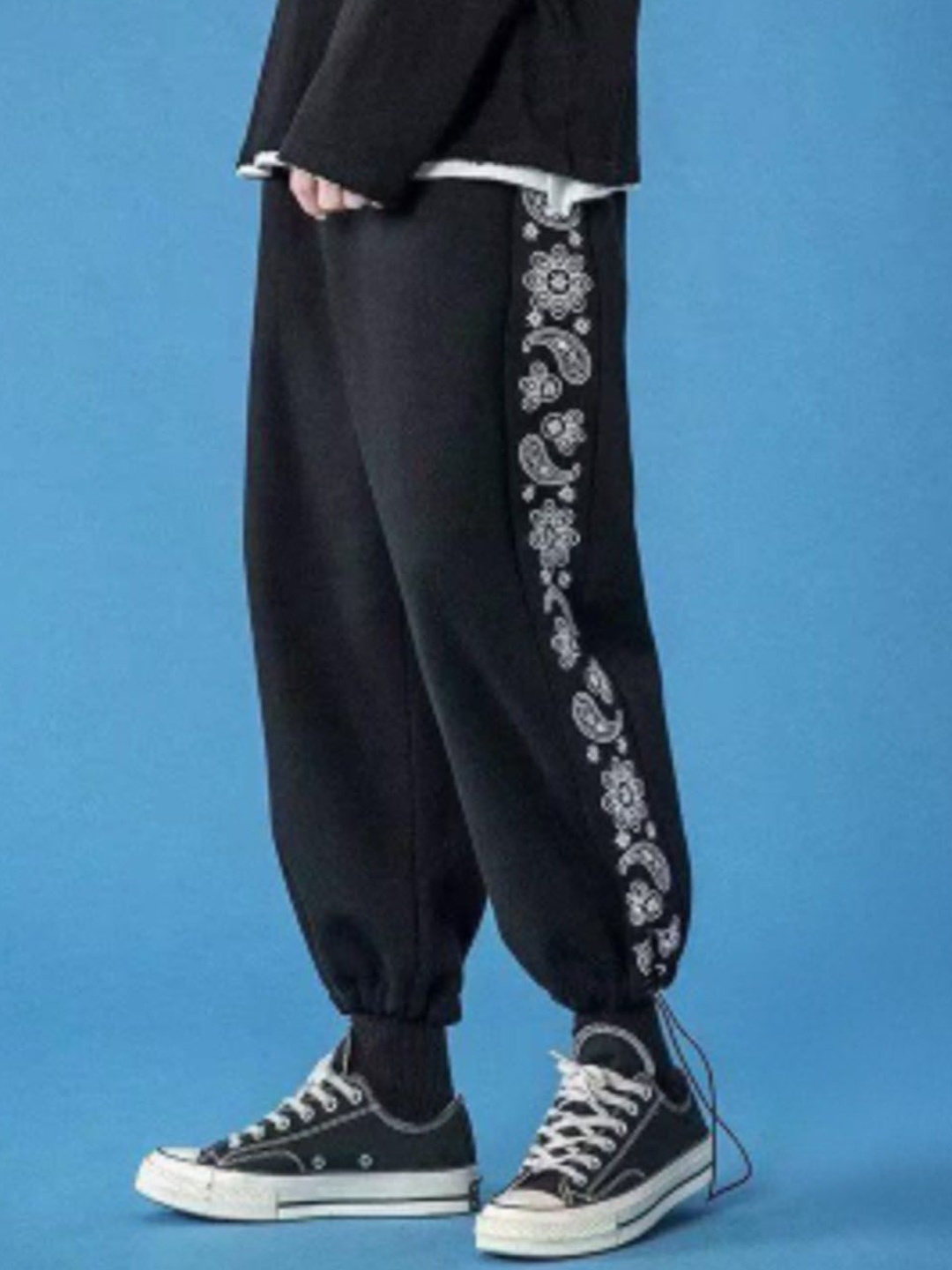 

StyleCast Men Floral Printed Joggers Trousers, Black
