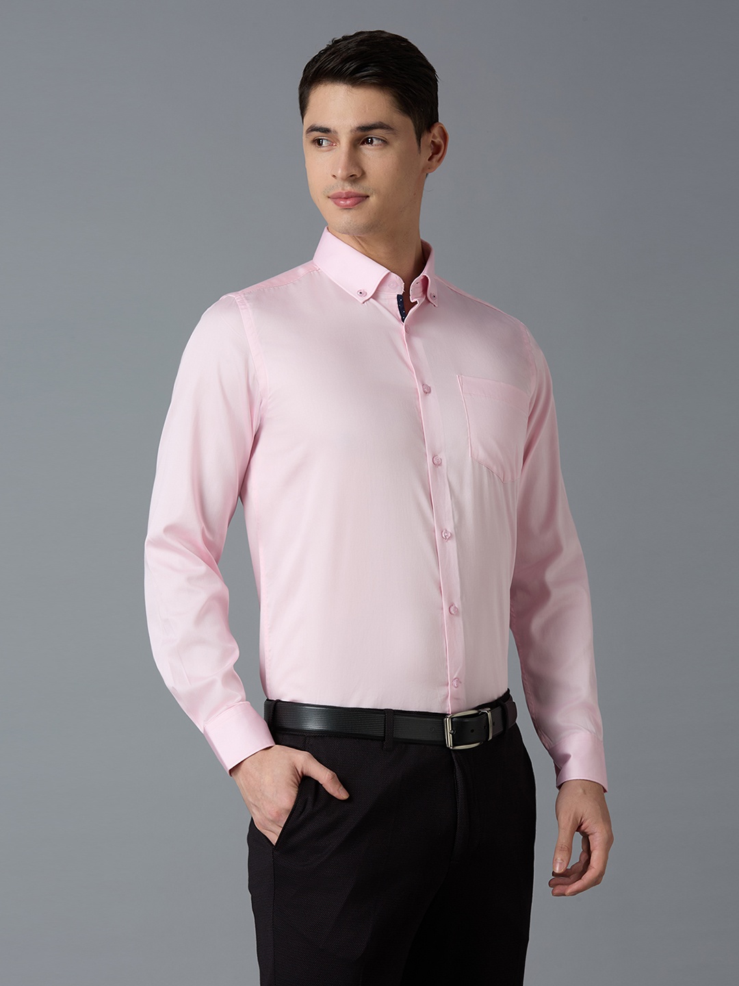 

Reid & Taylor Men India Slim Fit Spread Collar Solid Cotton Formal Shirt, Pink