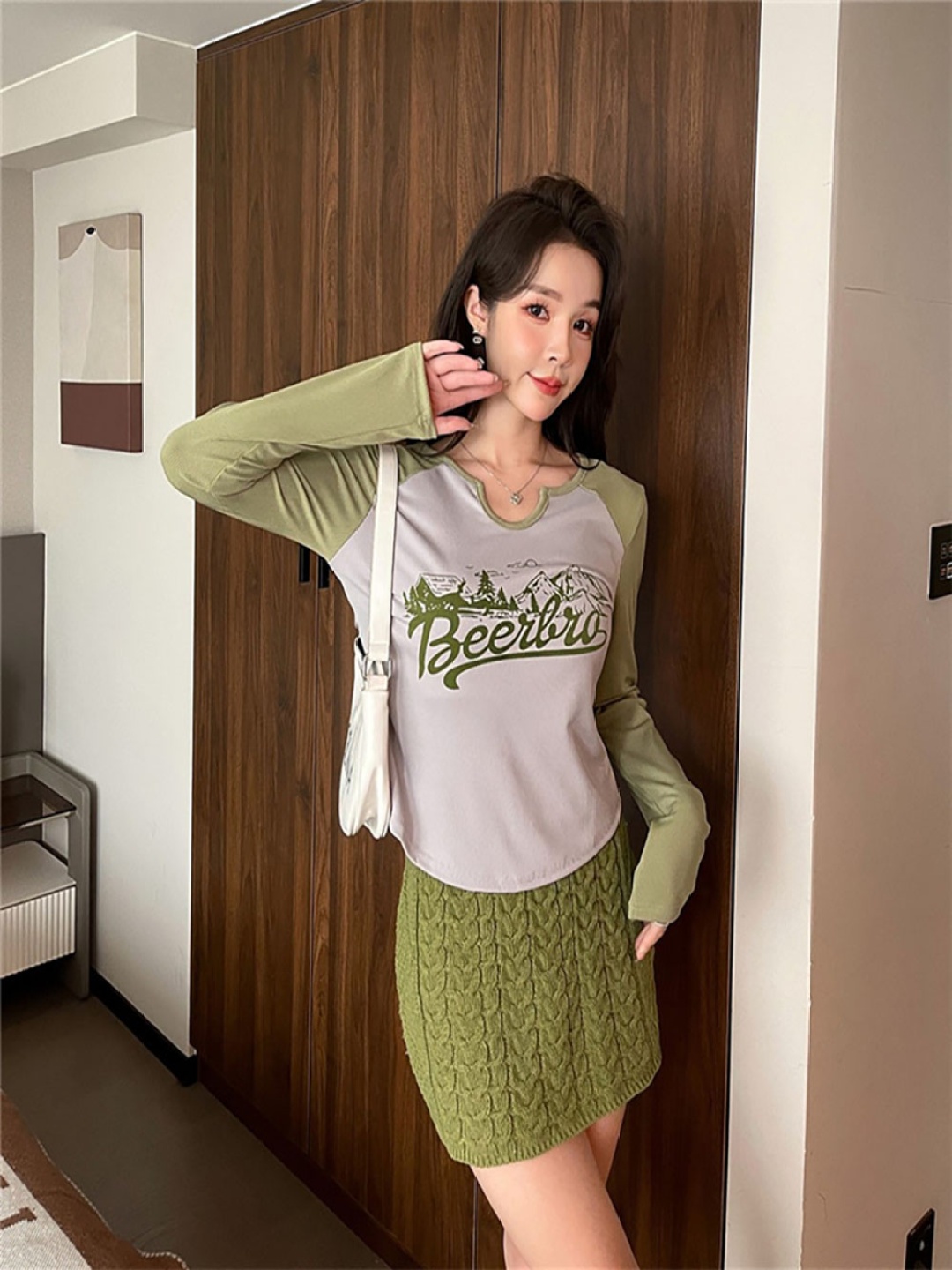 

StyleCast x Revolte Colourblocked Round Neck Raglan Sleeves Regular Top, Green